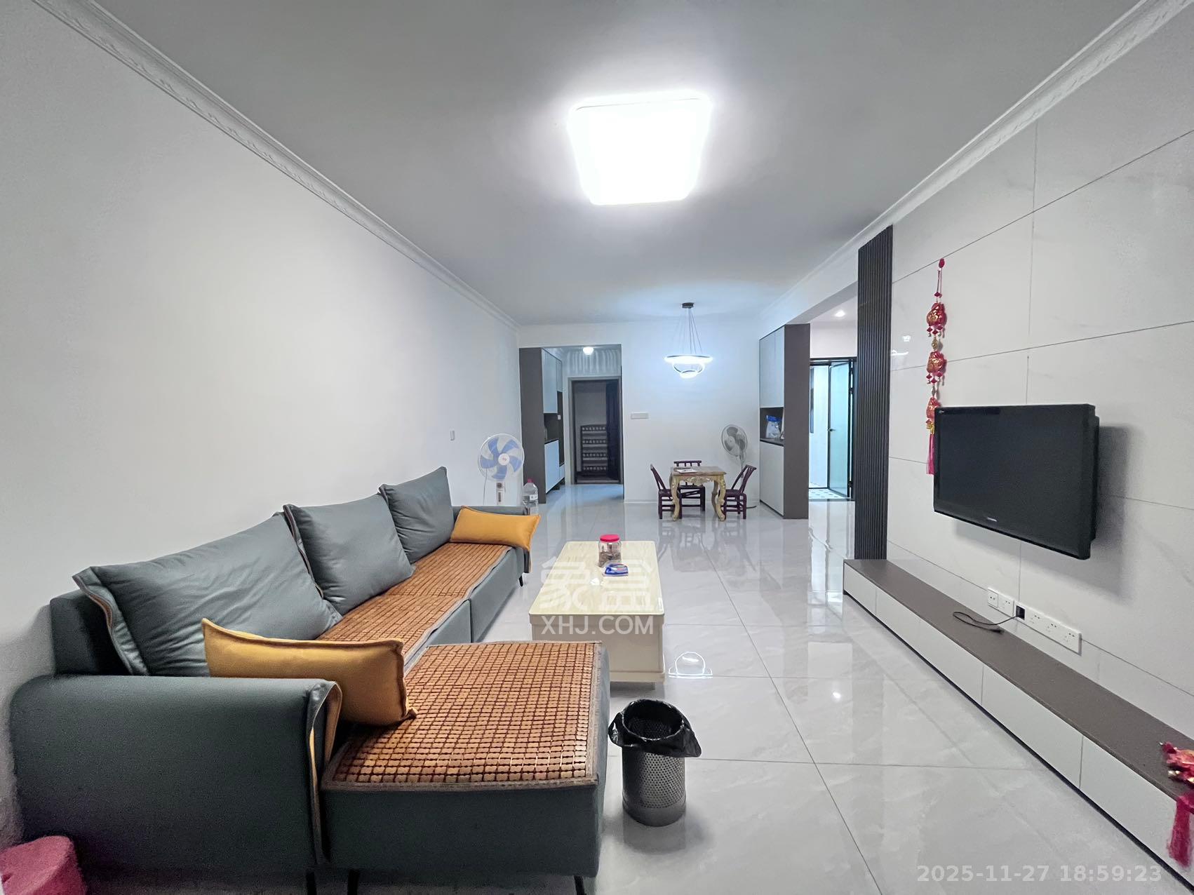 中建悦和城  3室2厅1卫    2600.0元/月室内图1