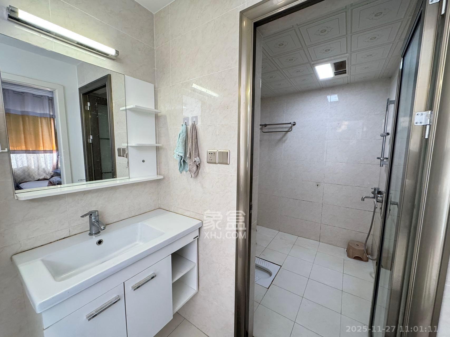 荣盛花语城 2室2厅1卫 1800.0元/月 荣盛花语城 2室2厅1卫 1800.0元/月室内图