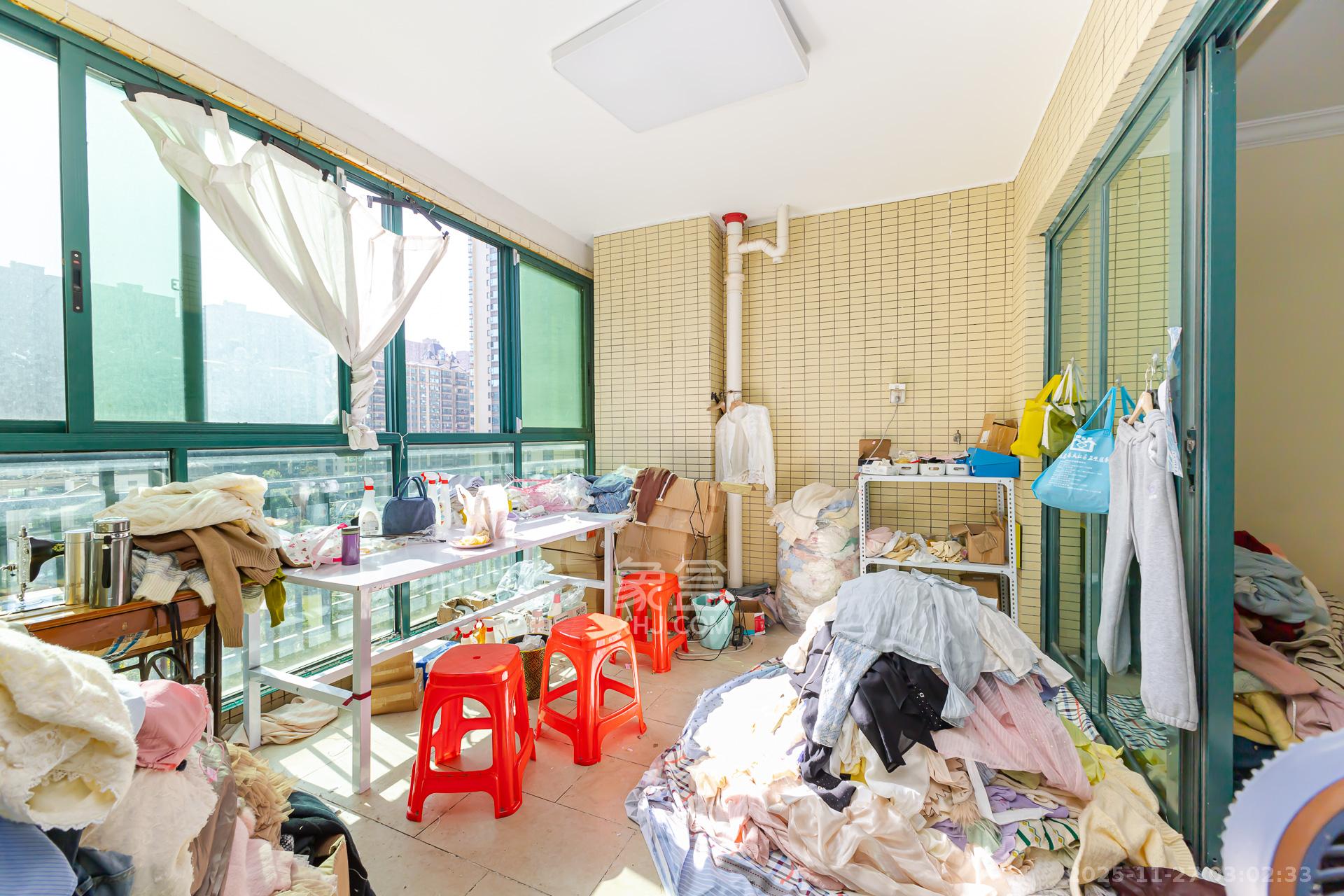 恒大名都 4室2厅4卫 140.0万 恒大名都 4室2厅4卫 140.0万阳台