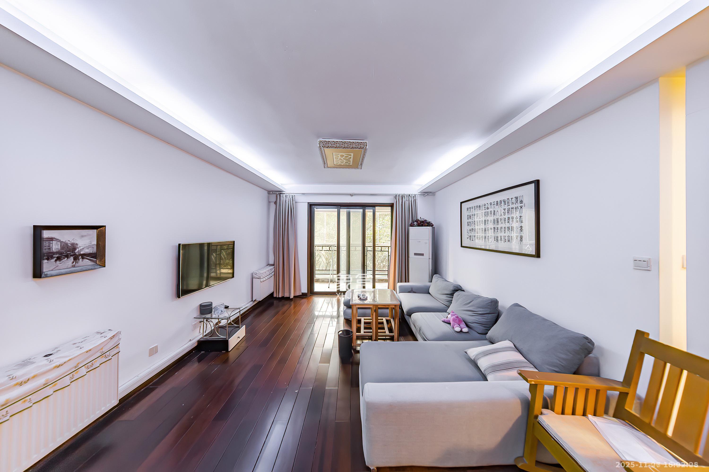 左岸春天 3室2厅2卫 2300.0元/月 左岸春天 3室2厅2卫 2300.0元/月室内图