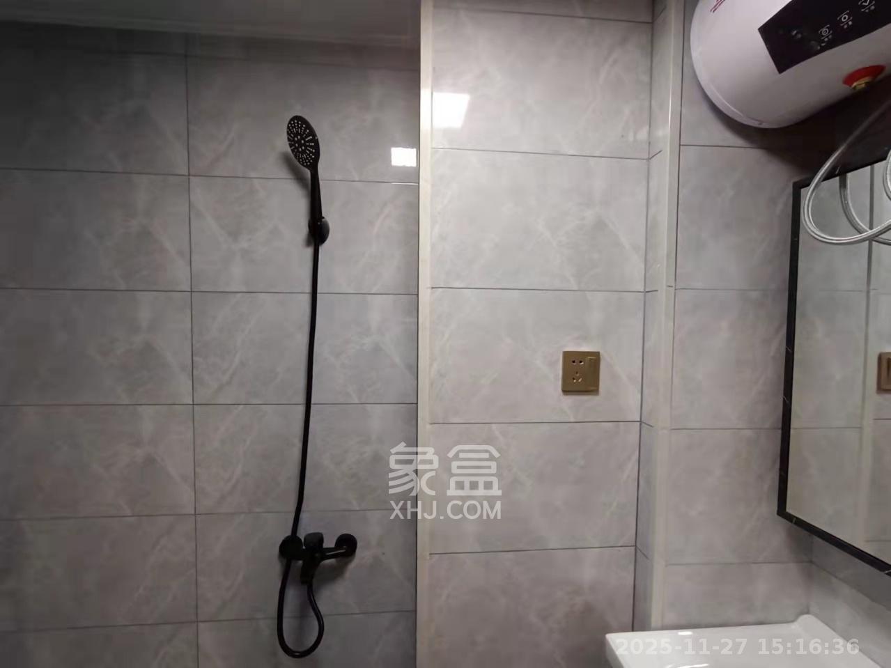 保利麓谷林语I区  1室1厅1卫    1500.0元/月室内图