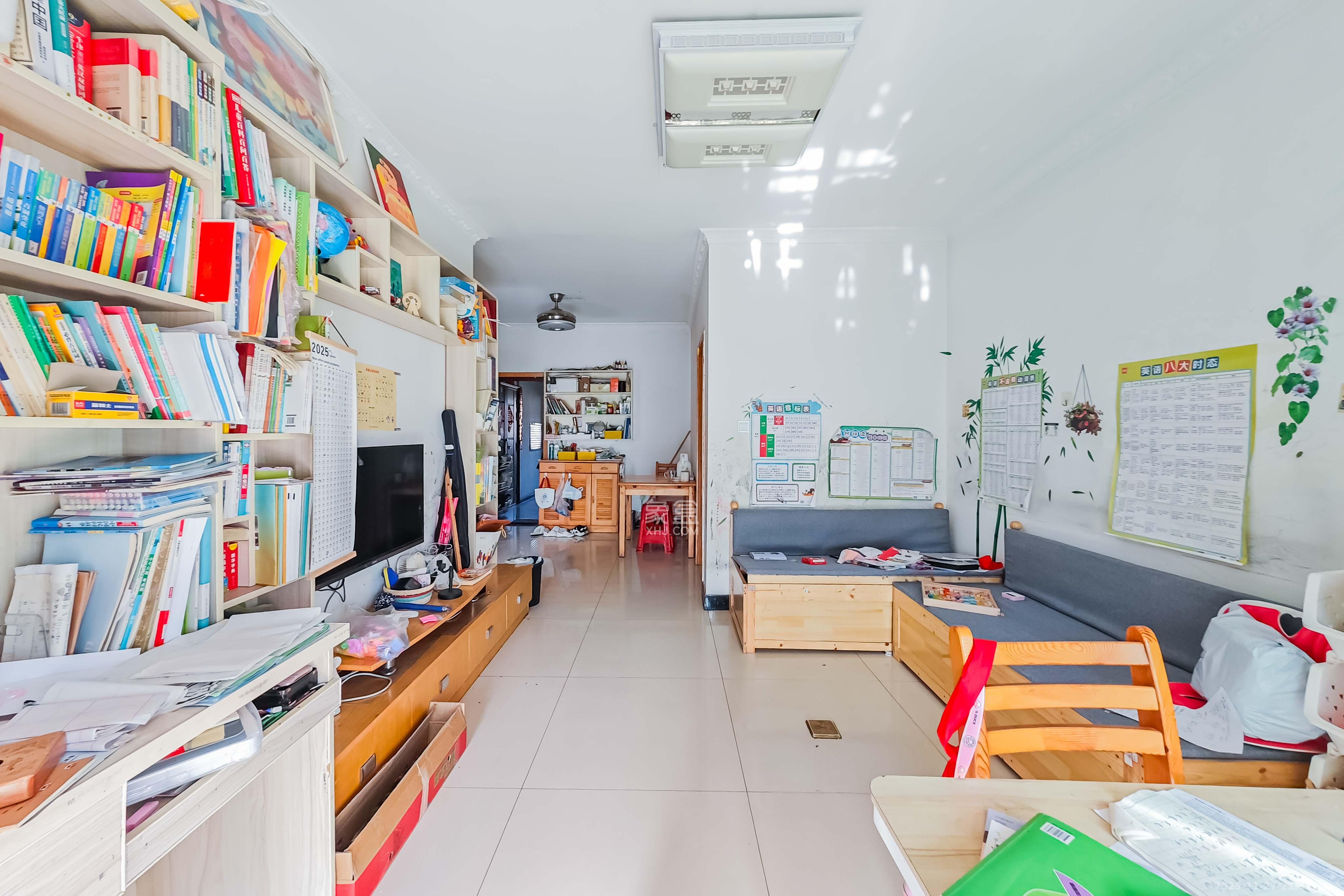 优山美地  2室2厅1卫    60.0万客厅