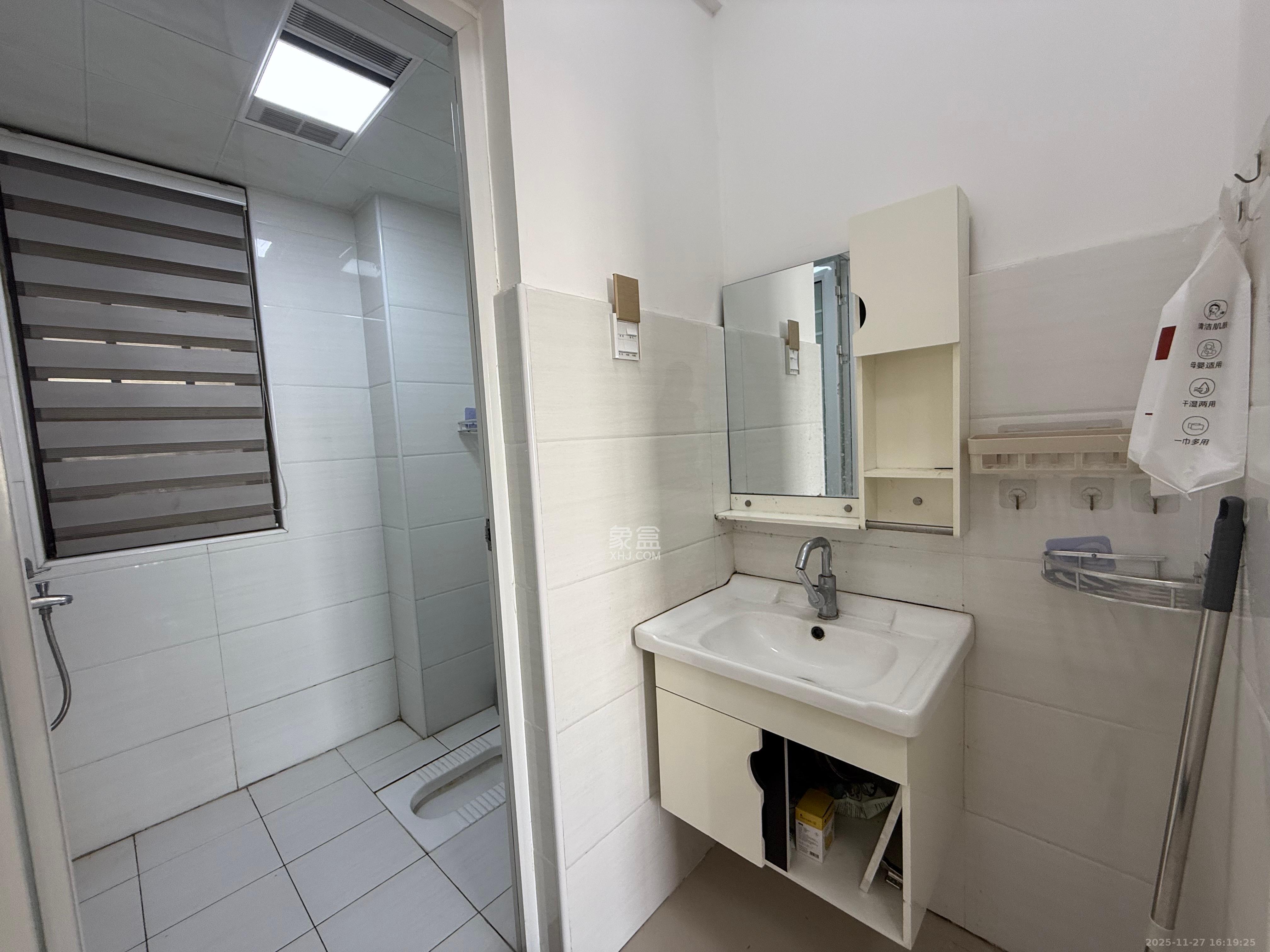 华润置地广场二期 3室2厅2卫 2000.0元/月 华润置地广场二期 3室2厅2卫 2000.0元/月室内图