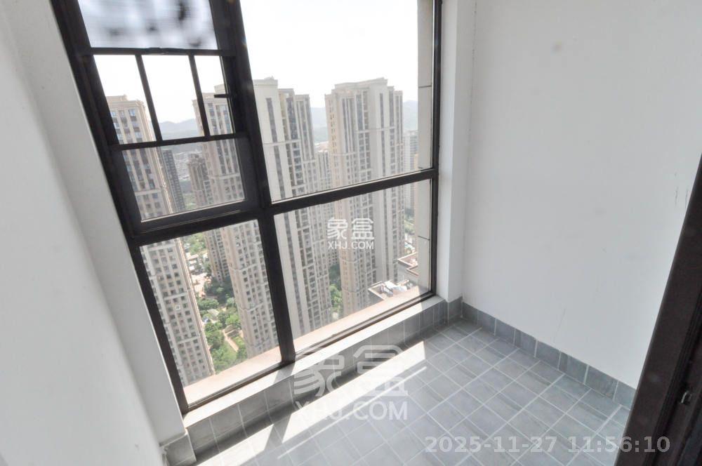 卓越浅水湾 3室2厅2卫 2700.0元/月 卓越浅水湾 3室2厅2卫 2700.0元/月室内图