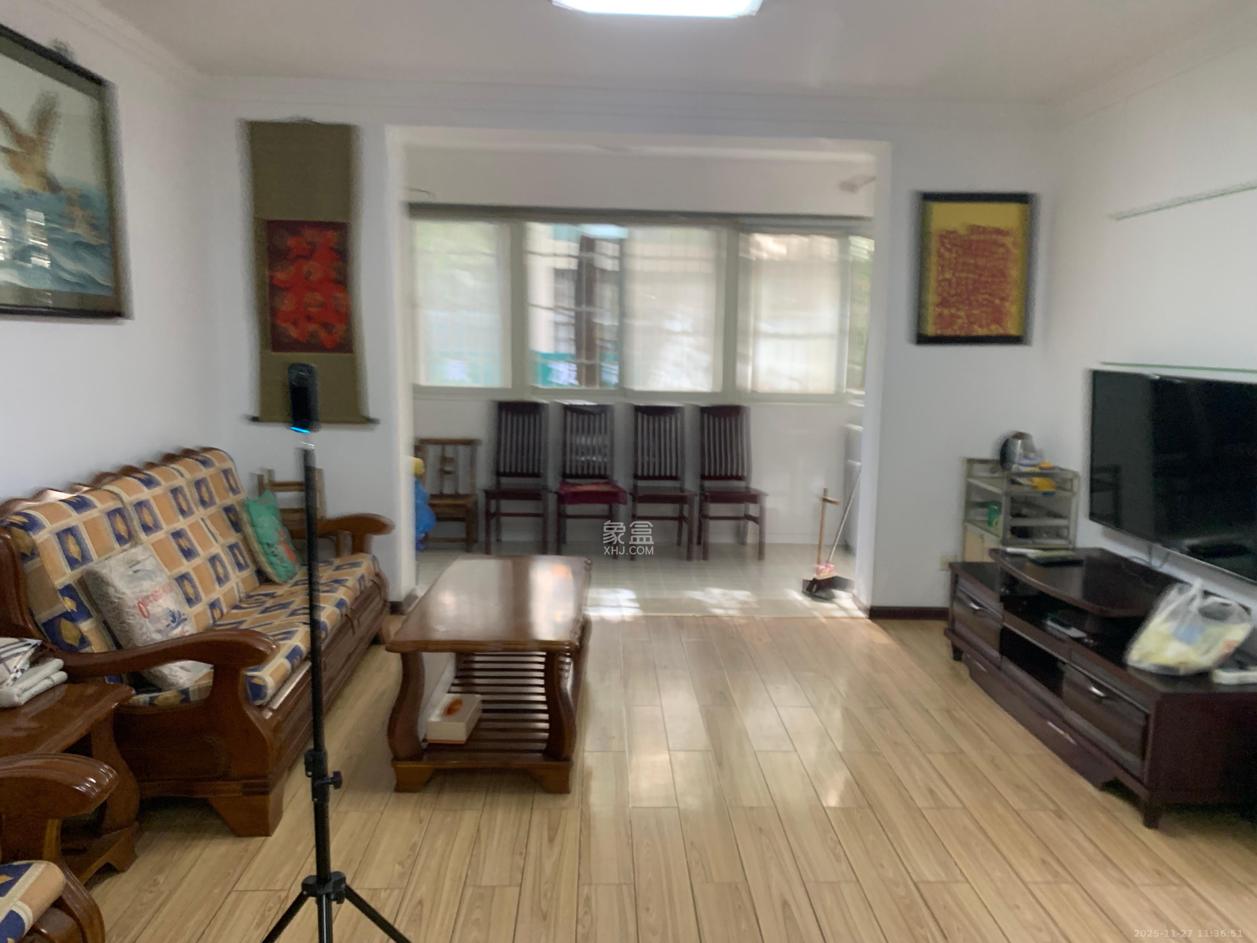 麓谷锦和园  3室2厅1卫    2000.0元/月室内图