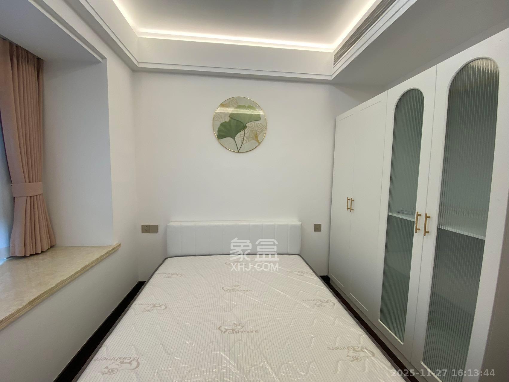 东原麓印长江B区  4室2厅2卫    4500.0元/月室内图