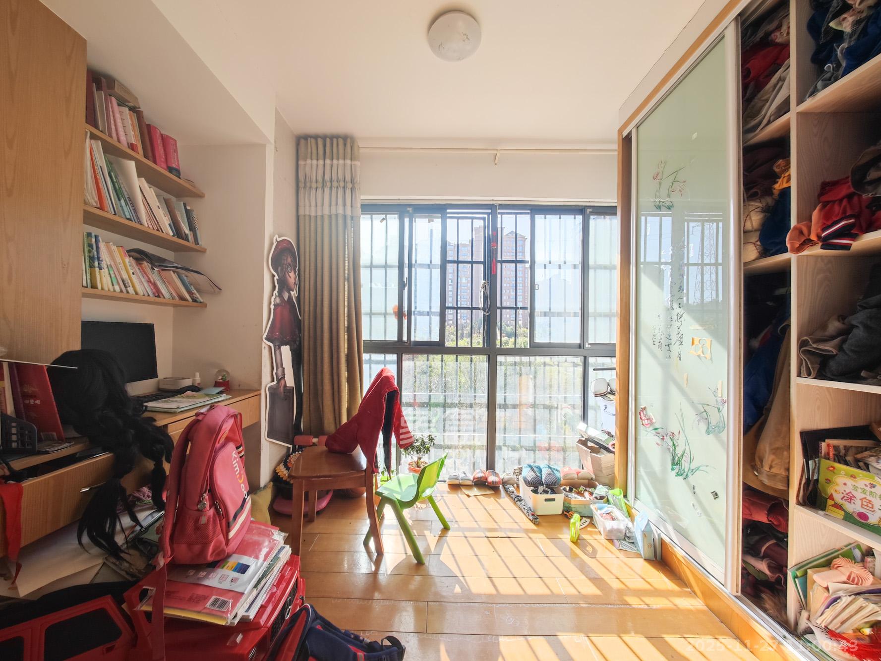 华银天际 2室1厅1卫 52.8万 华银天际 2室1厅1卫 52.8万阳台