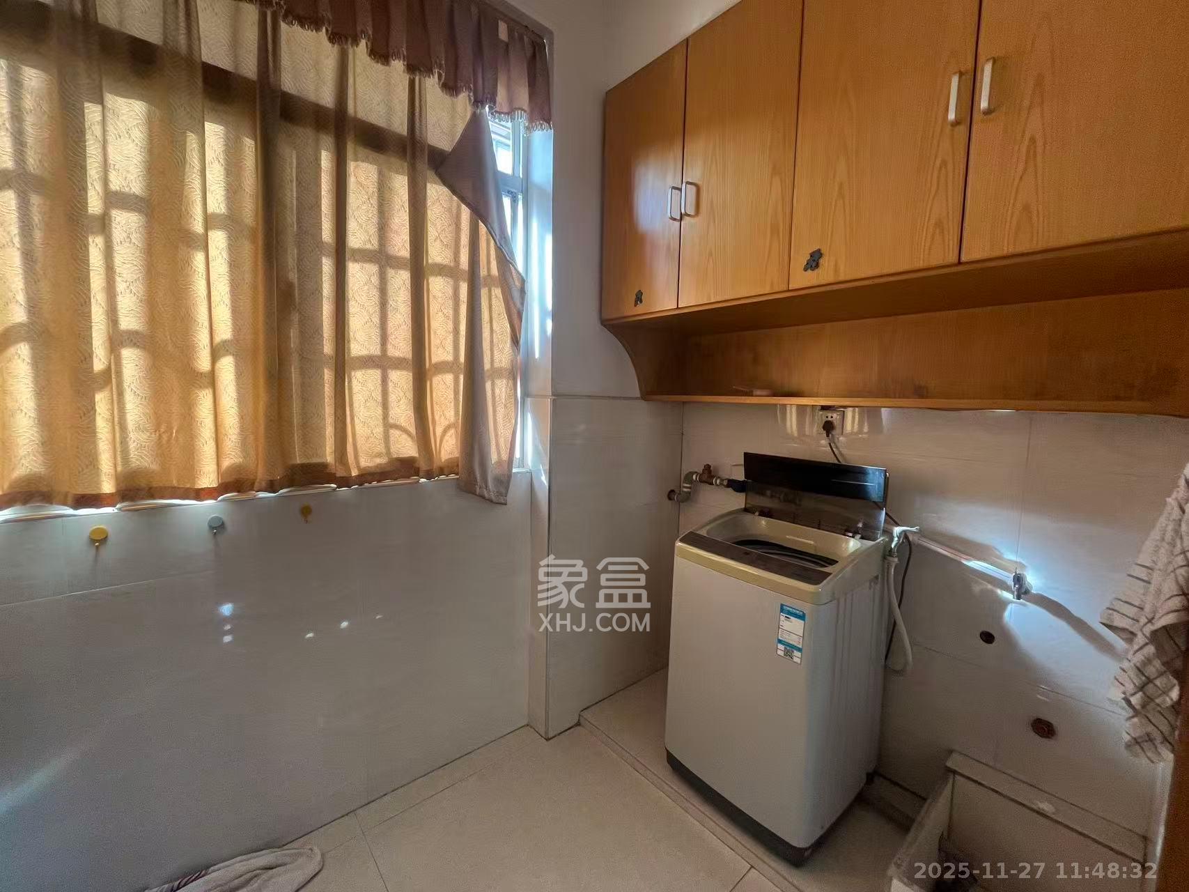 泉水塘小区  3室2厅1卫    2200.0元/月室内图