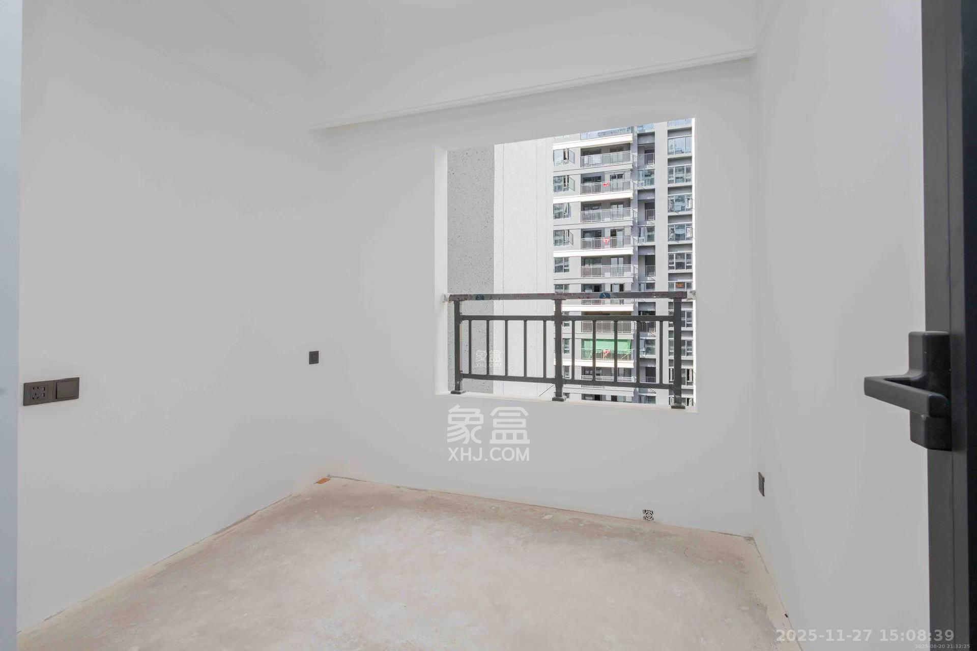 龙湖天璞  4室2厅1卫    4500.0元/月室内图