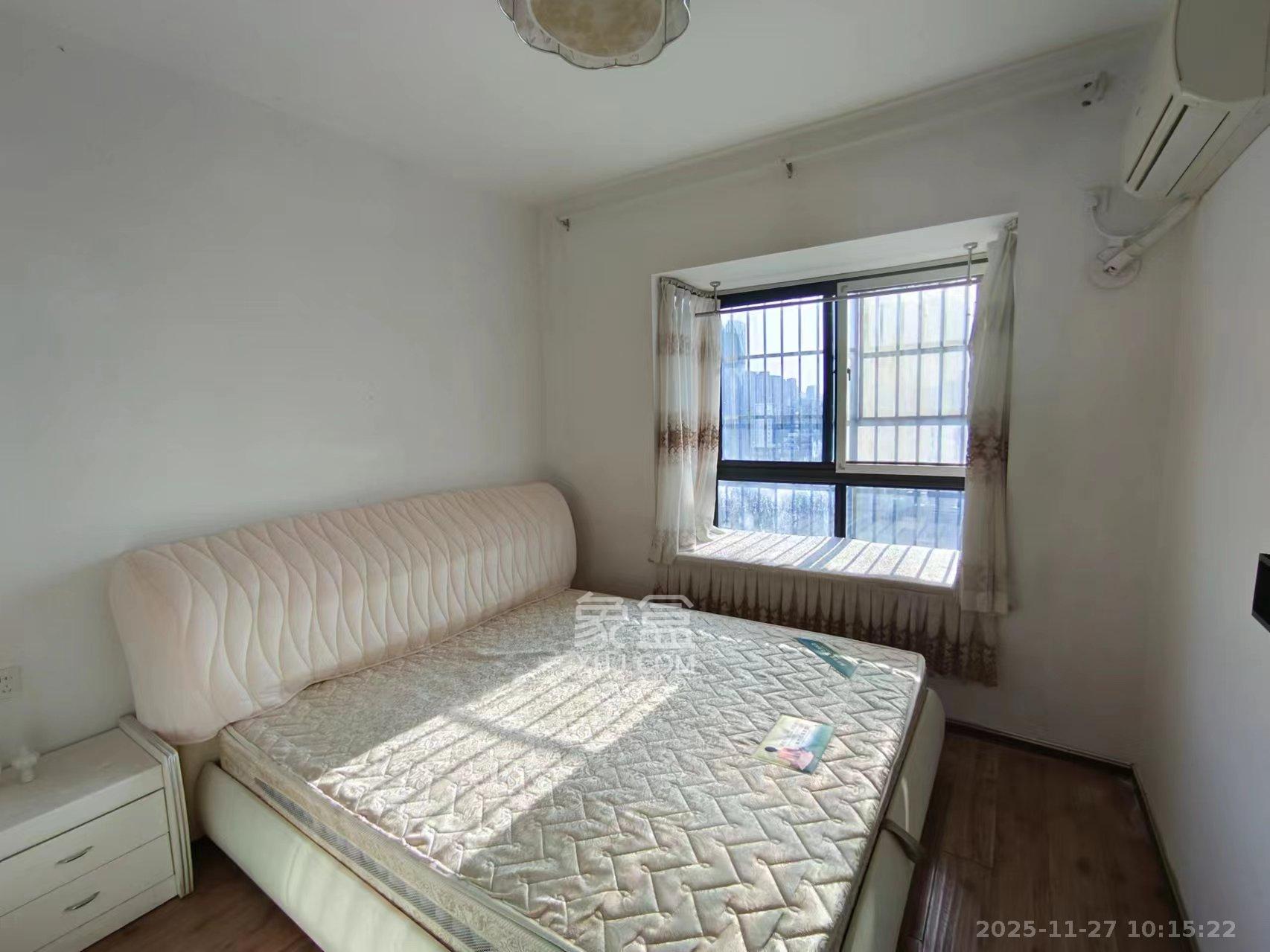 华城广场 2室1厅1卫 2300.0元/月 华城广场 2室1厅1卫 2300.0元/月室内图