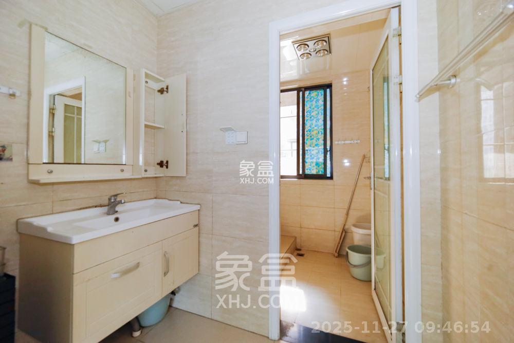 瑞都华庭(华庭美苑) 3室2厅2卫 2100.0元/月 瑞都华庭(华庭美苑) 3室2厅2卫 2100.0元/月室内图