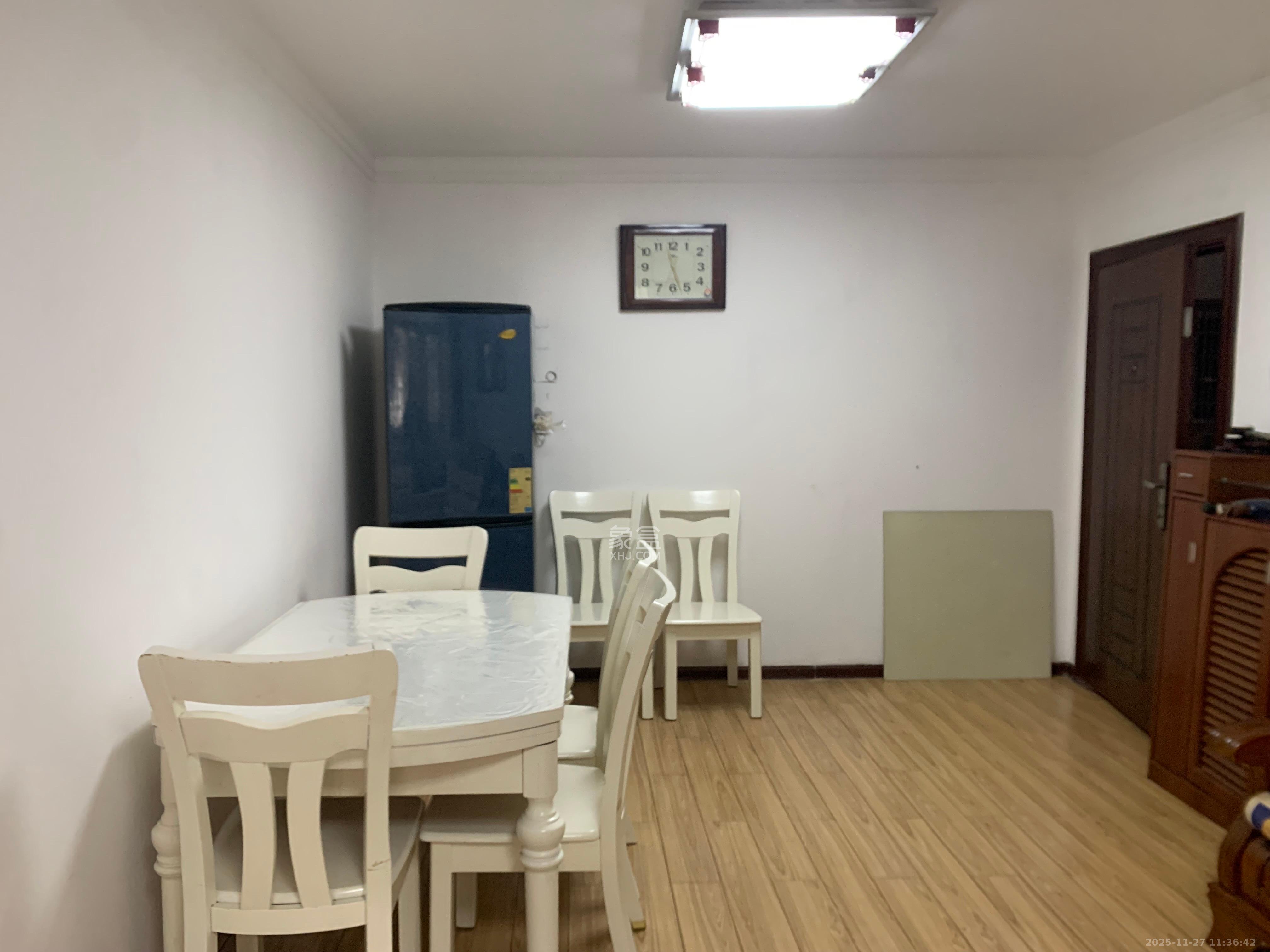 麓谷锦和园  3室2厅1卫    2000.0元/月室内图