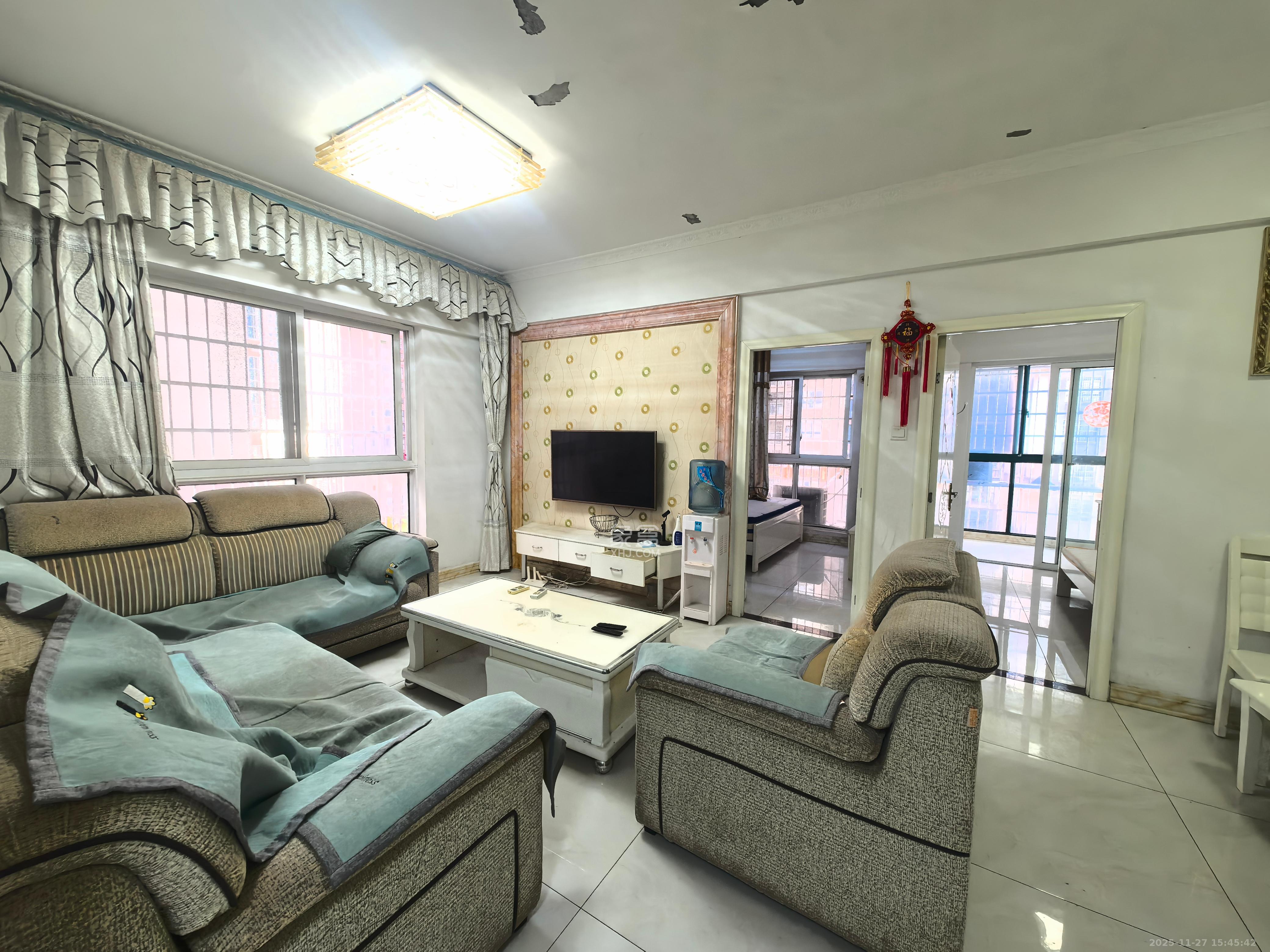 爵士湘 2室2厅1卫 1500.0元/月 爵士湘 2室2厅1卫 1500.0元/月室内图