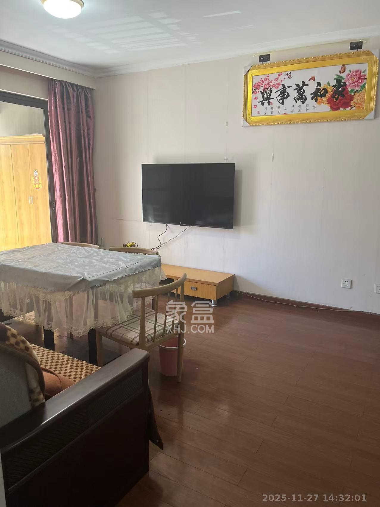 万科城市花园  3室2厅1卫    2200.0元/月室内图