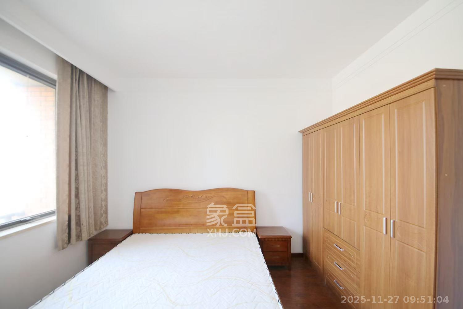 绿城桂花城  3室2厅2卫    3500.0元/月室内图