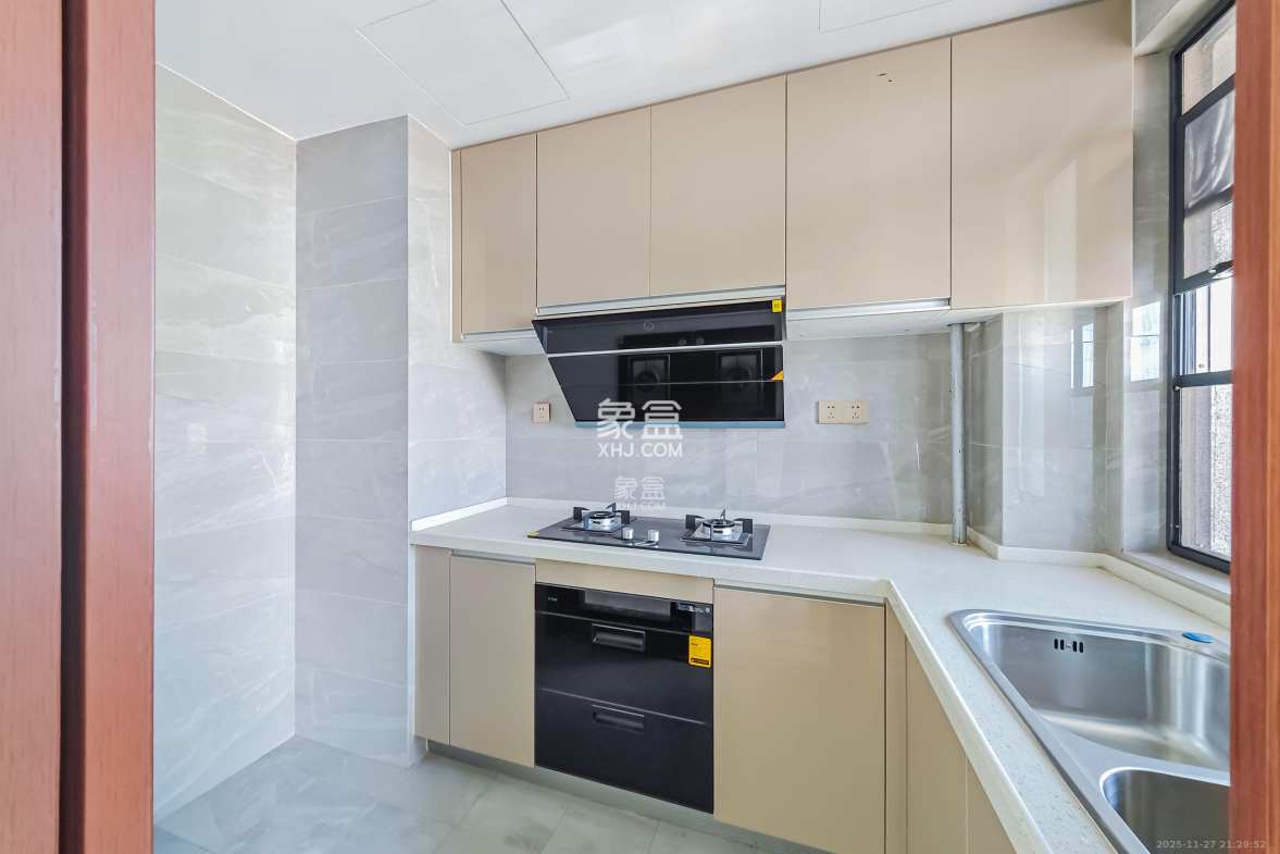 绿地长沙城际空间站(绿地新里佳苑) 4室2厅2卫 138.0万 绿地长沙城际空间站(绿地新里佳苑) 4室2厅2卫 138.0万其他