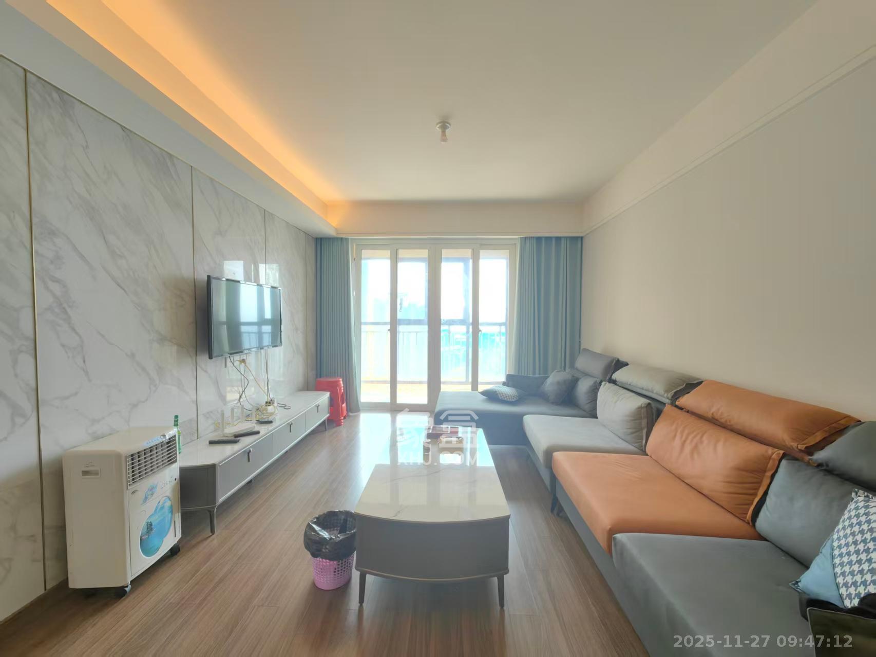 保利香槟国际  3室2厅2卫    2200.0元/月室内图