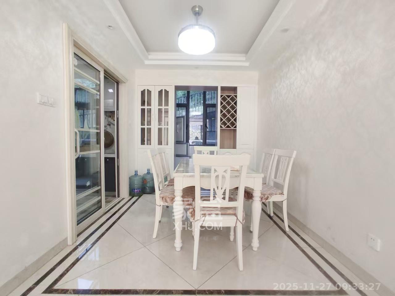 南山十里天池  4室2厅2卫    2200.0元/月室内图