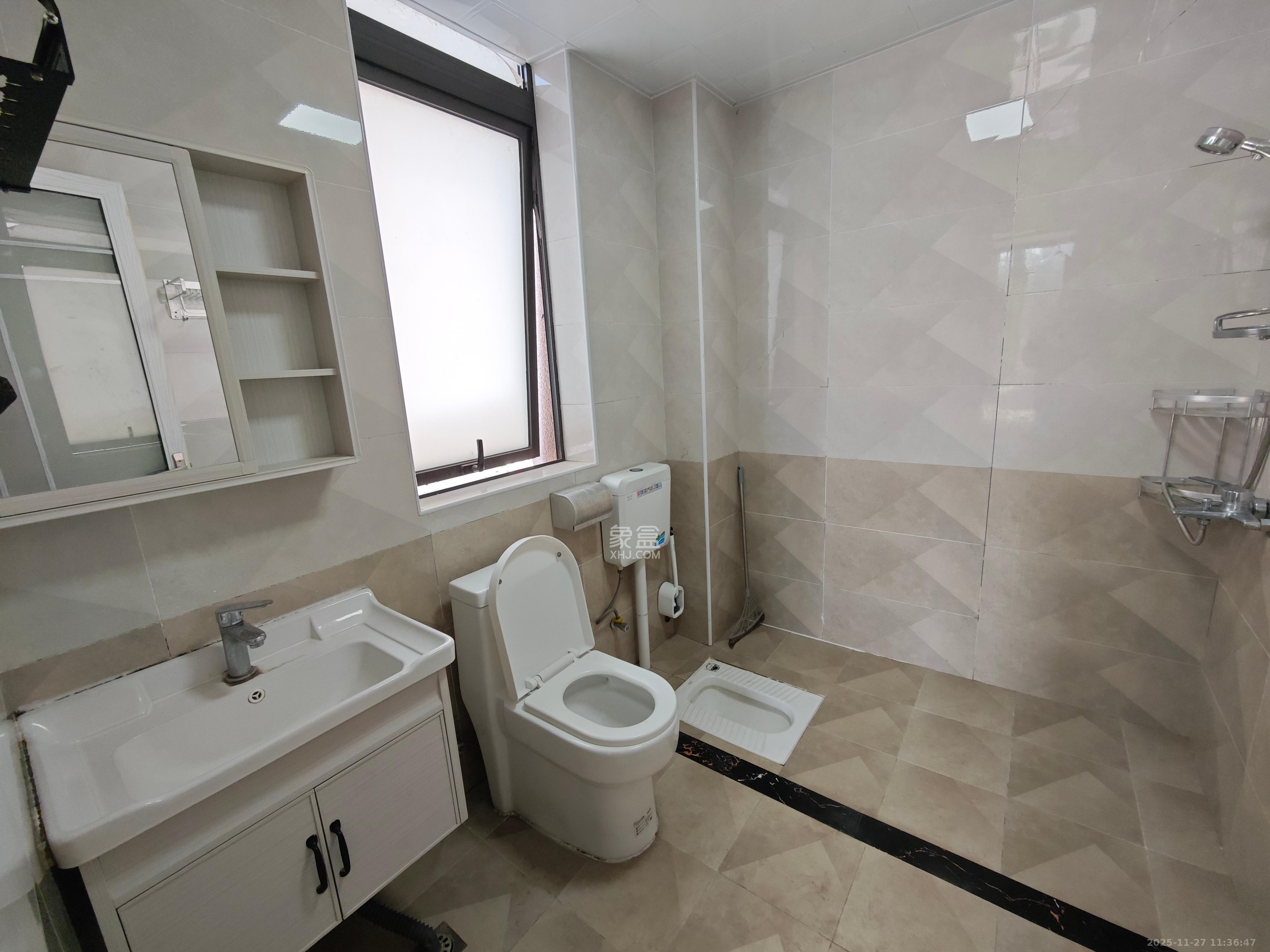 明昇壹城（明昇时代广场）一期  4室2厅2卫    4200.0元/月室内图