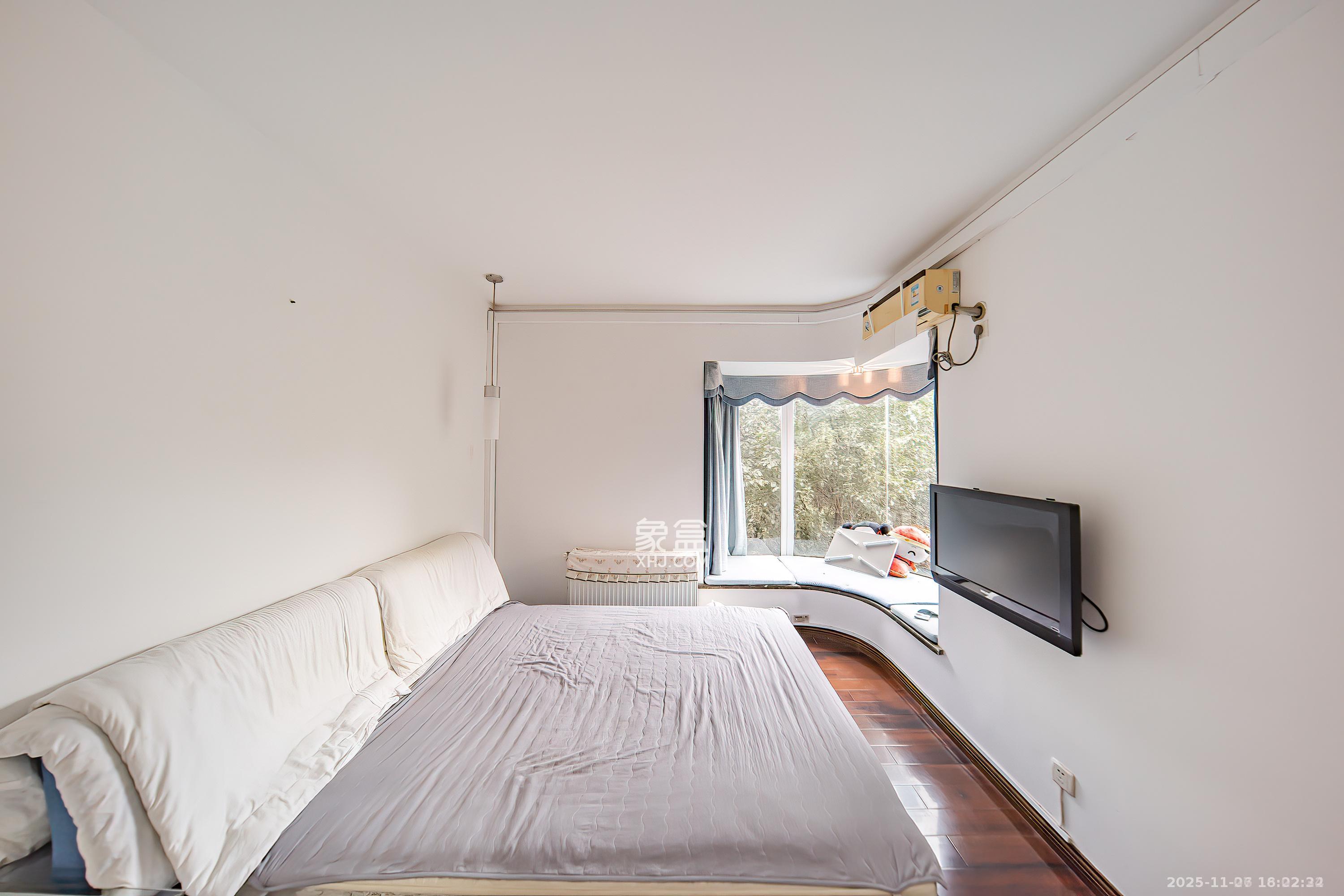 左岸春天 3室2厅2卫 2300.0元/月 左岸春天 3室2厅2卫 2300.0元/月室内图