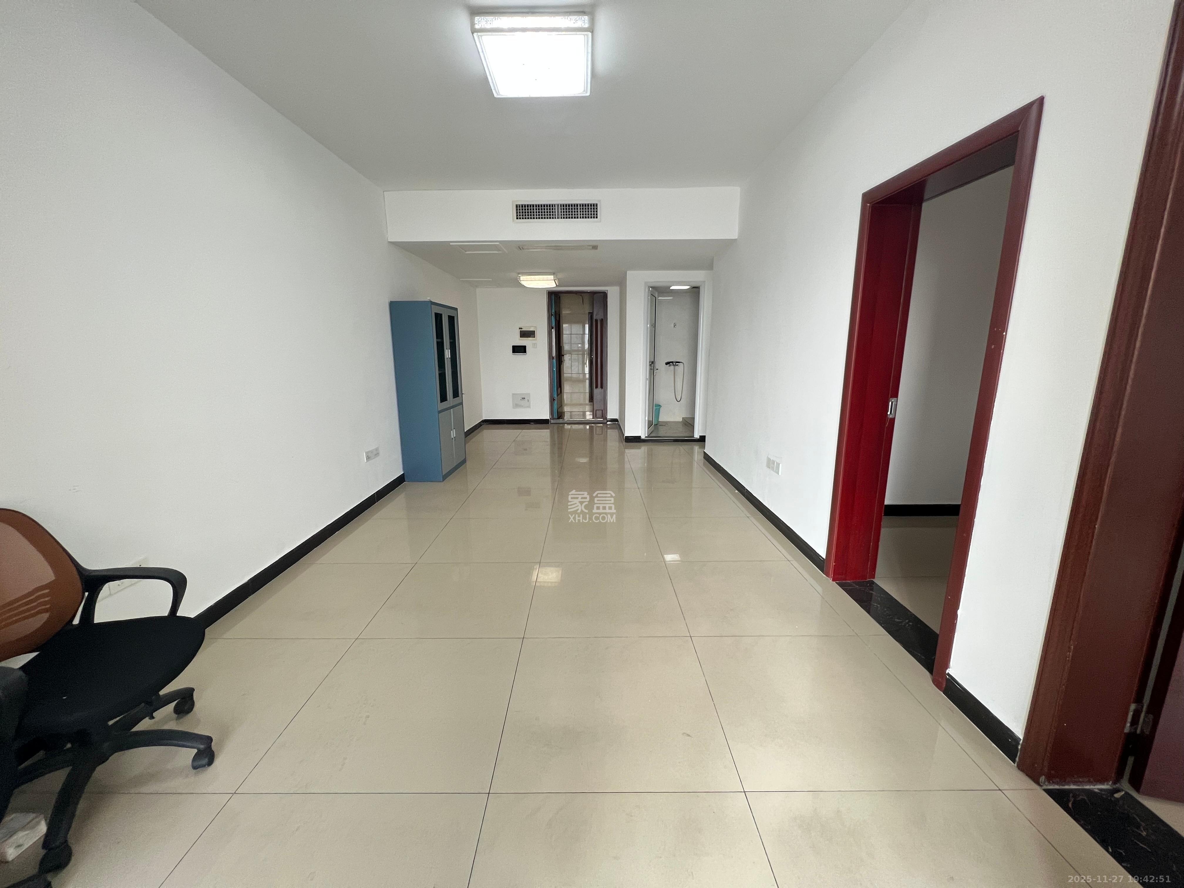 华晨国际公馆 3室2厅1卫 3200.0元/月 华晨国际公馆 3室2厅1卫 3200.0元/月室内图