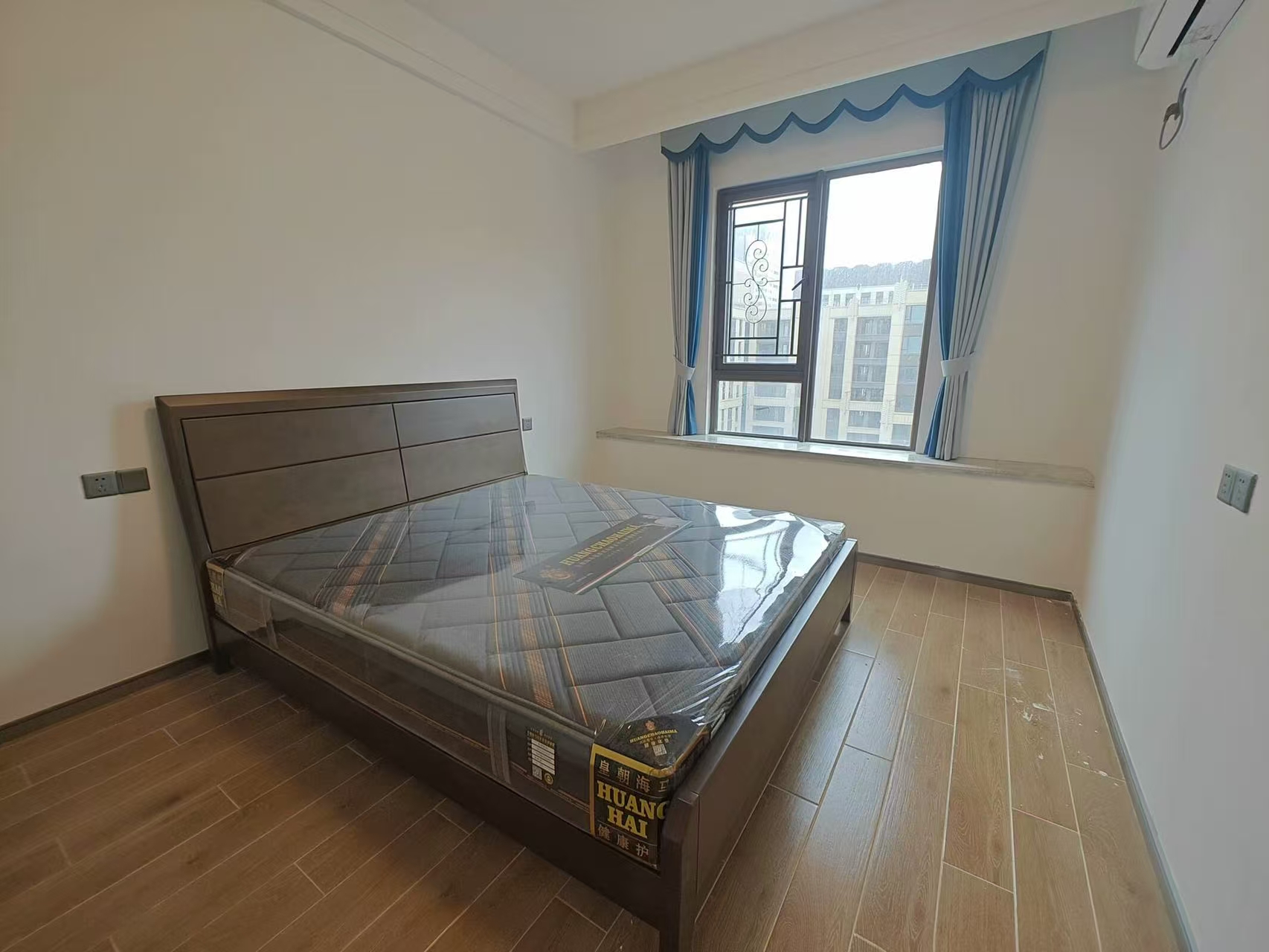 海航豪庭南苑 4室2厅2卫 7000.0元/月 海航豪庭南苑 4室2厅2卫 7000.0元/月室内图