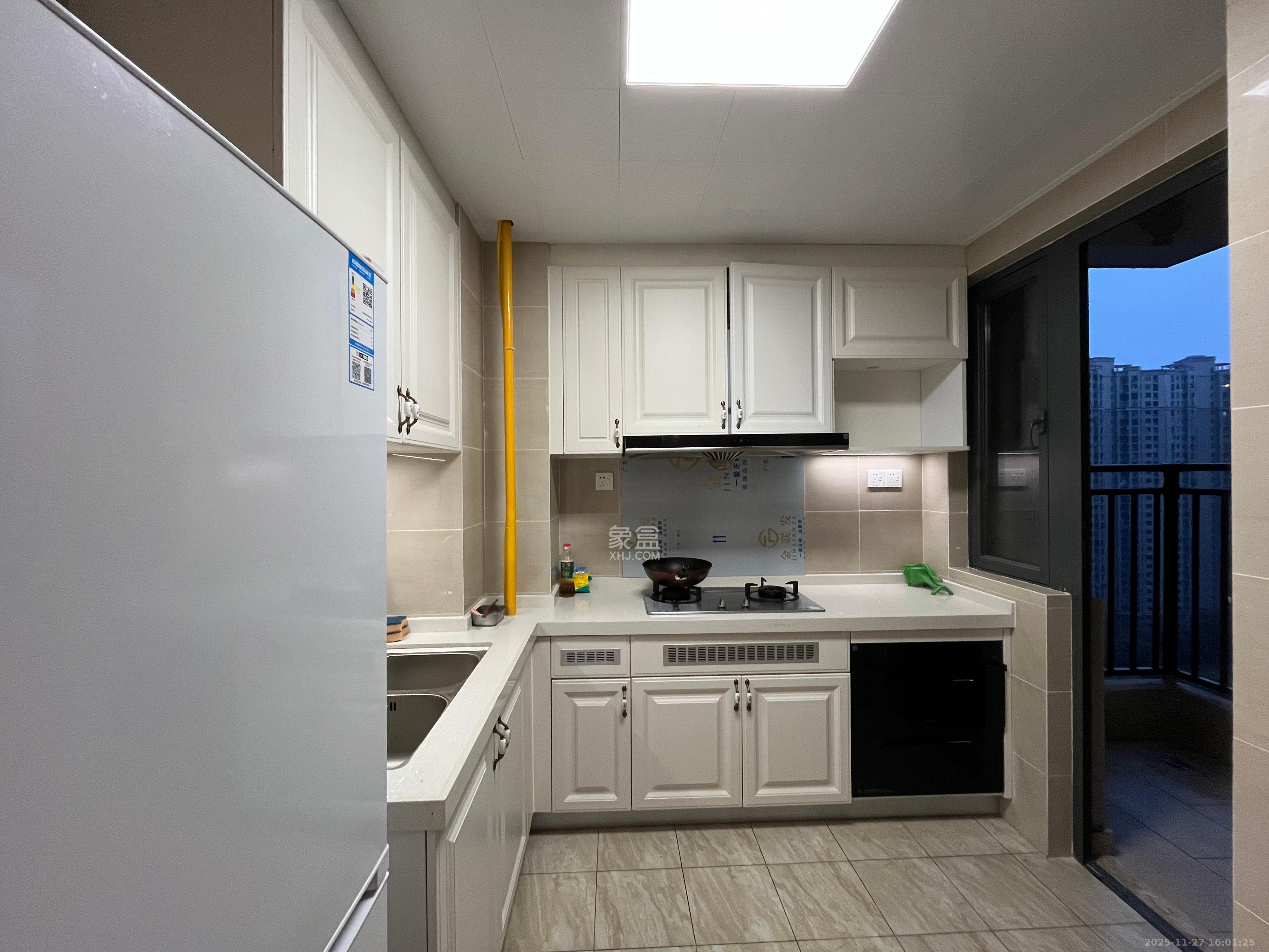 恒大江湾 3室2厅1卫 2300.0元/月 恒大江湾 3室2厅1卫 2300.0元/月室内图