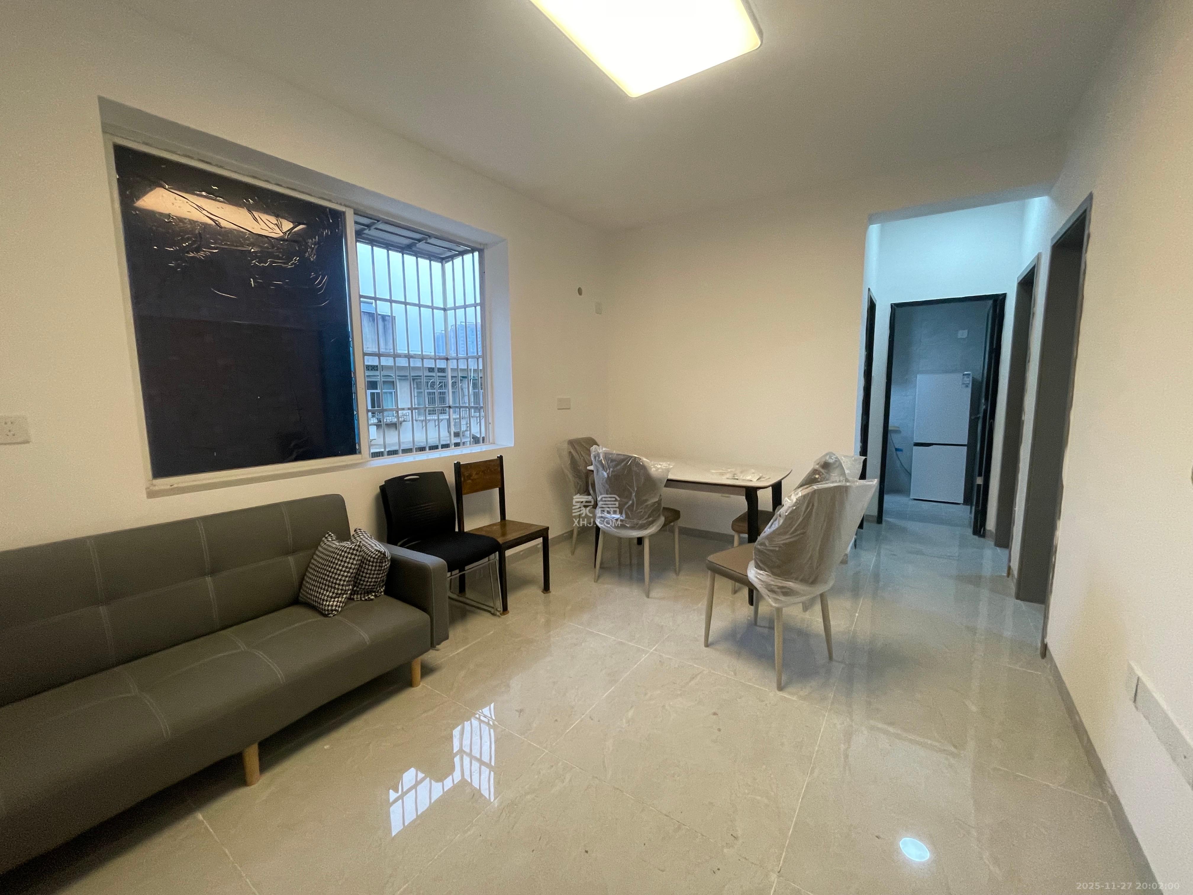 十五中单位宿舍 1室0厅0卫 2000.0元/月 十五中单位宿舍 1室0厅0卫 2000.0元/月室内图