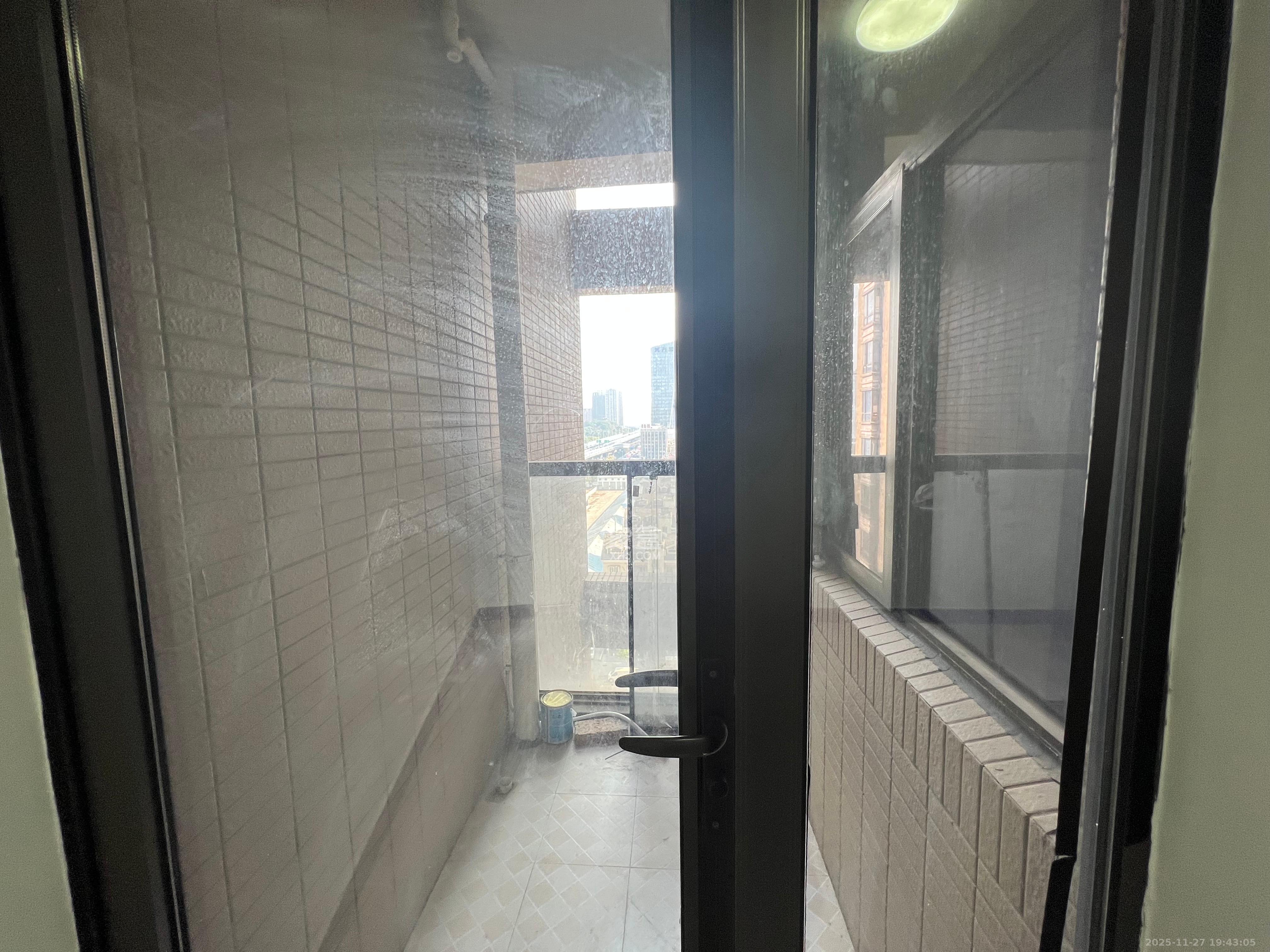 华晨国际公馆 3室2厅1卫 3200.0元/月 华晨国际公馆 3室2厅1卫 3200.0元/月室内图