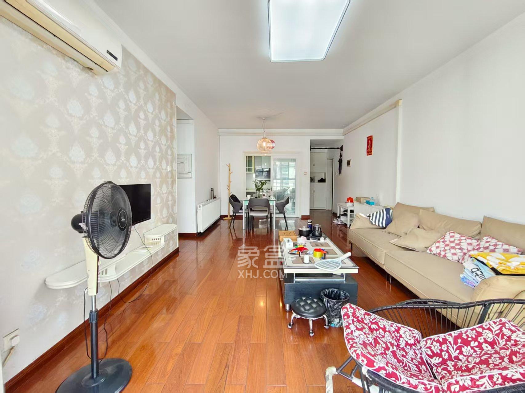 银港水晶城  3室2厅1卫    2600.0元/月室内图