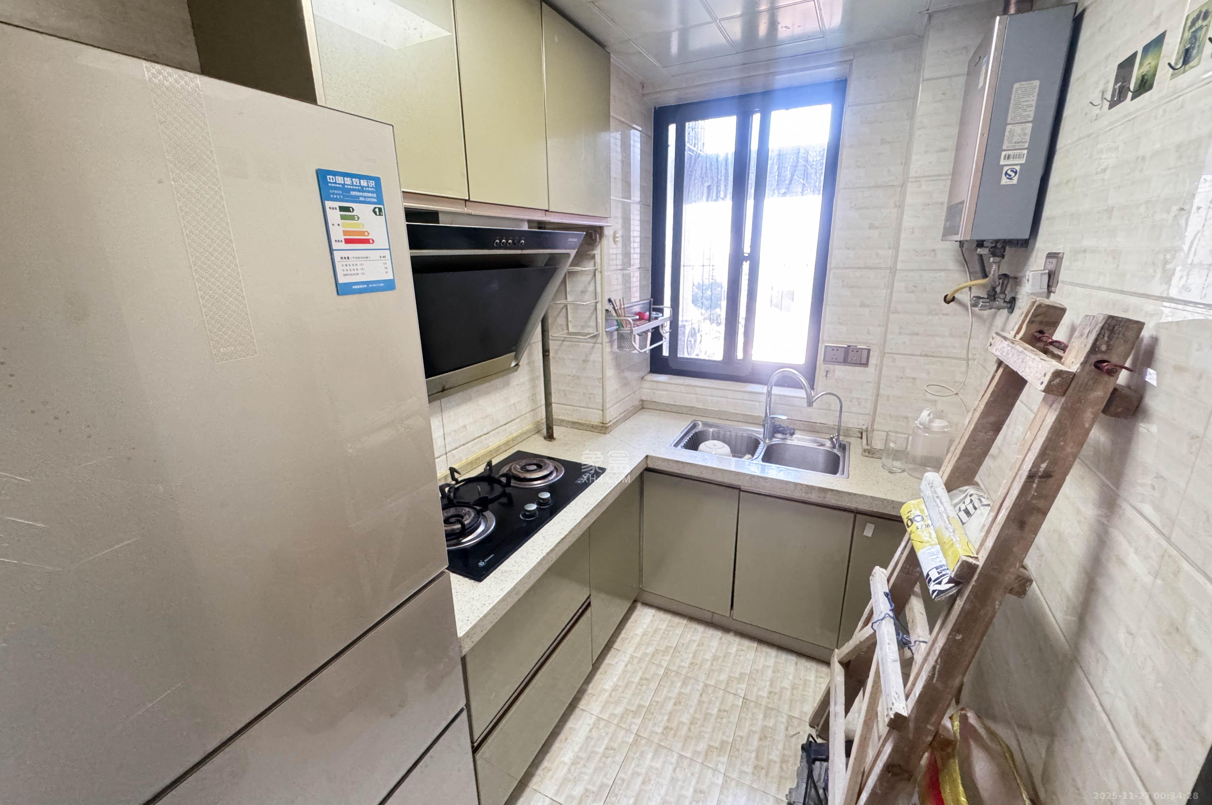 阿普阿布 1室2厅1卫 89.0万 阿普阿布 1室2厅1卫 89.0万厨房