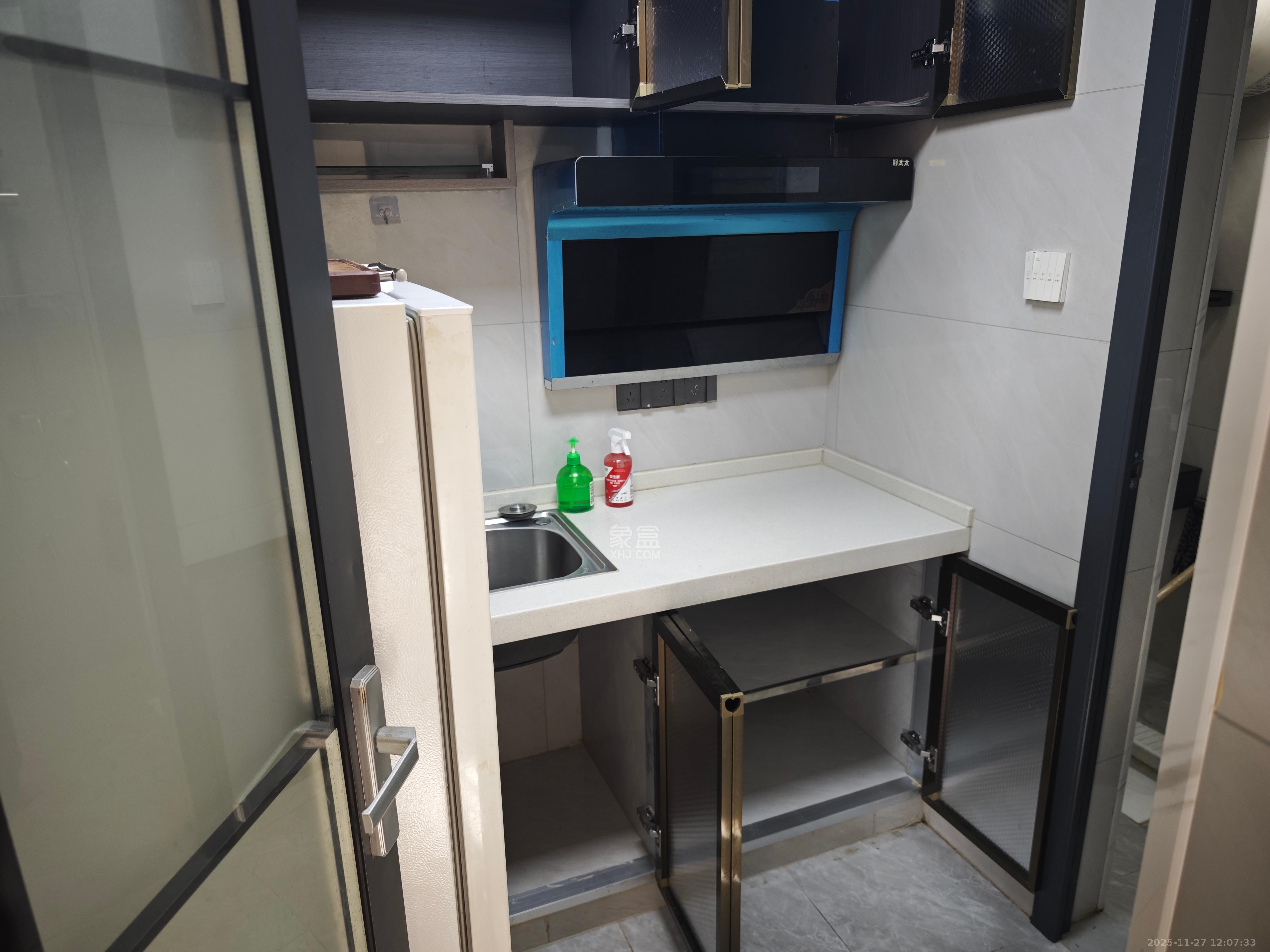 嘉荣苑 1室1厅1卫 1200.0元/月 嘉荣苑 1室1厅1卫 1200.0元/月室内图