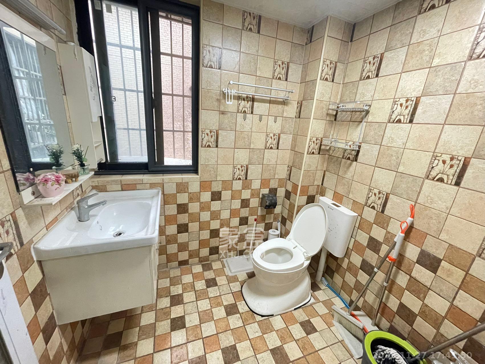 阿普阿布 2室2厅1卫 2200.0元/月 阿普阿布 2室2厅1卫 2200.0元/月室内图