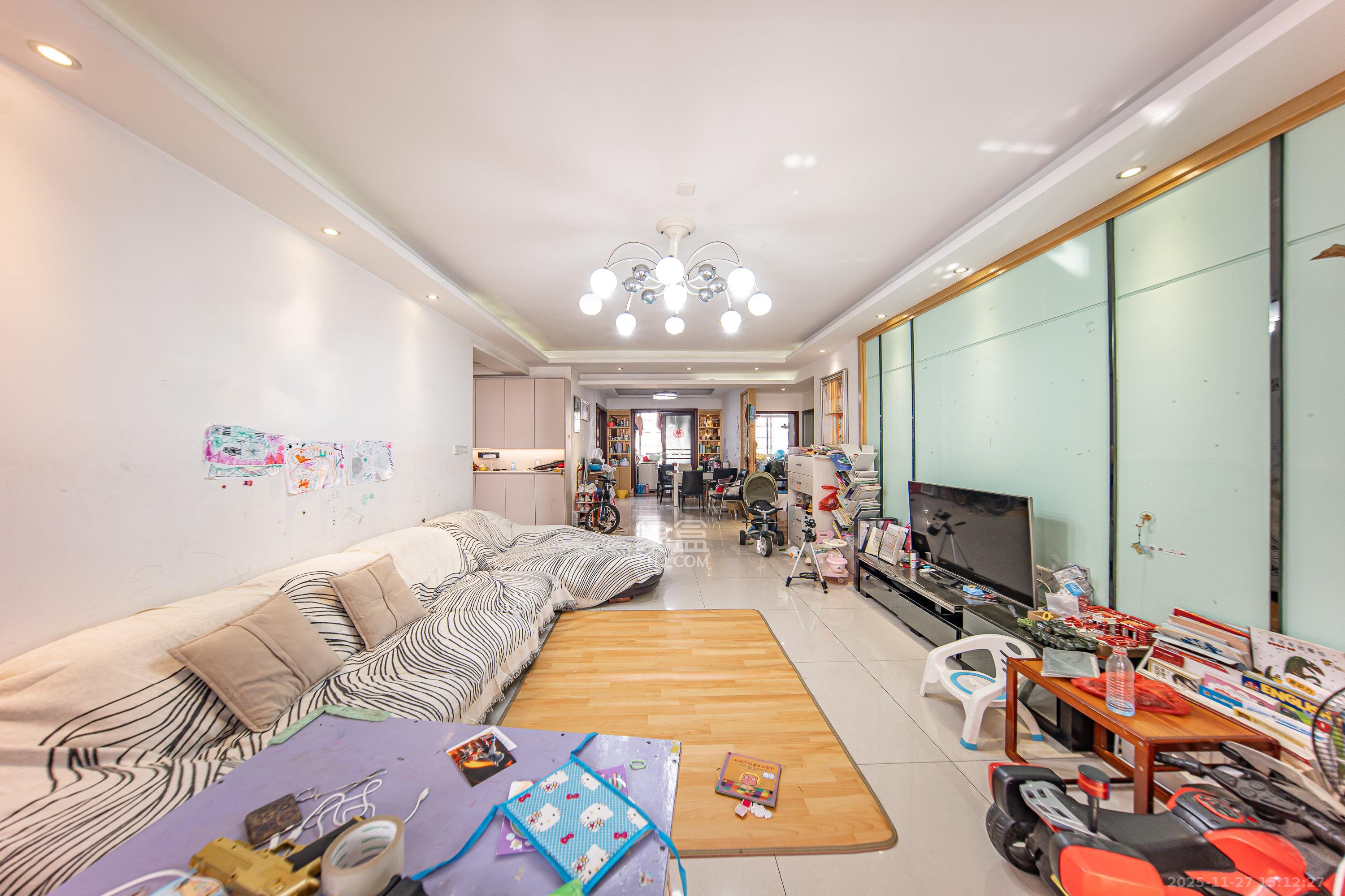 含浦家苑 3室2厅2卫 80.0万 含浦家苑 3室2厅2卫 80.0万客厅