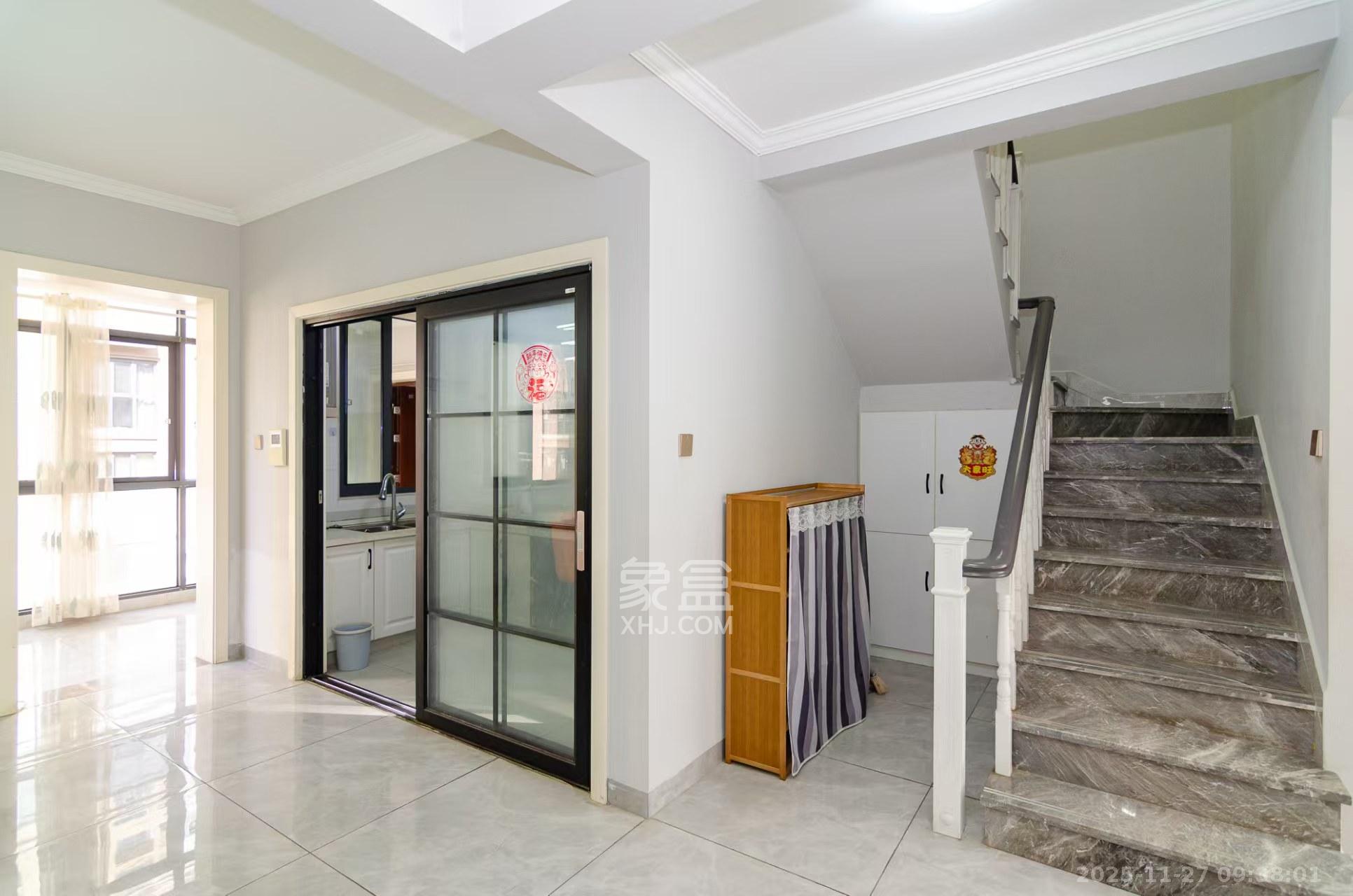 澳海澜庭  4室2厅2卫    2200.0元/月室内图