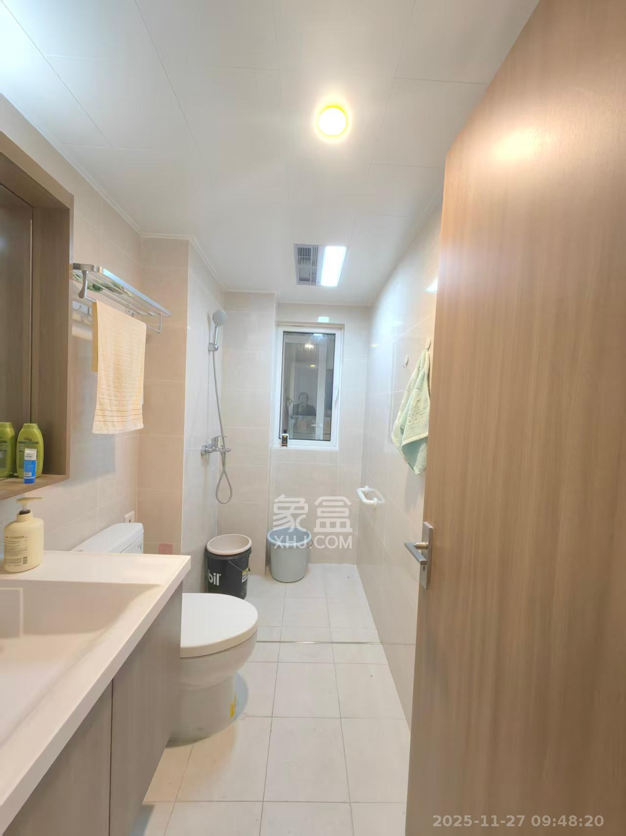 保利香槟国际  3室2厅2卫    2200.0元/月室内图