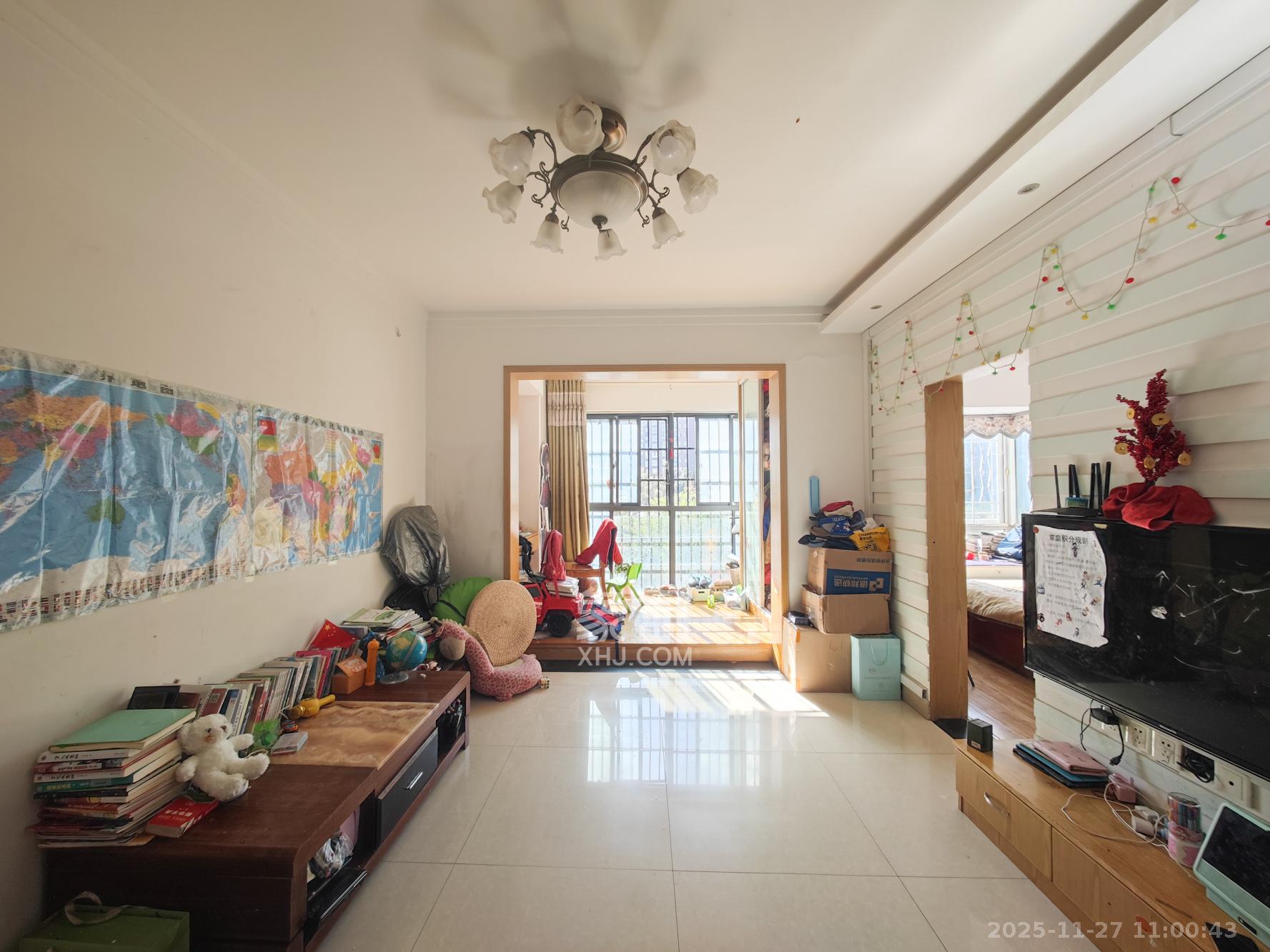 华银天际 2室1厅1卫 52.8万 华银天际 2室1厅1卫 52.8万客厅