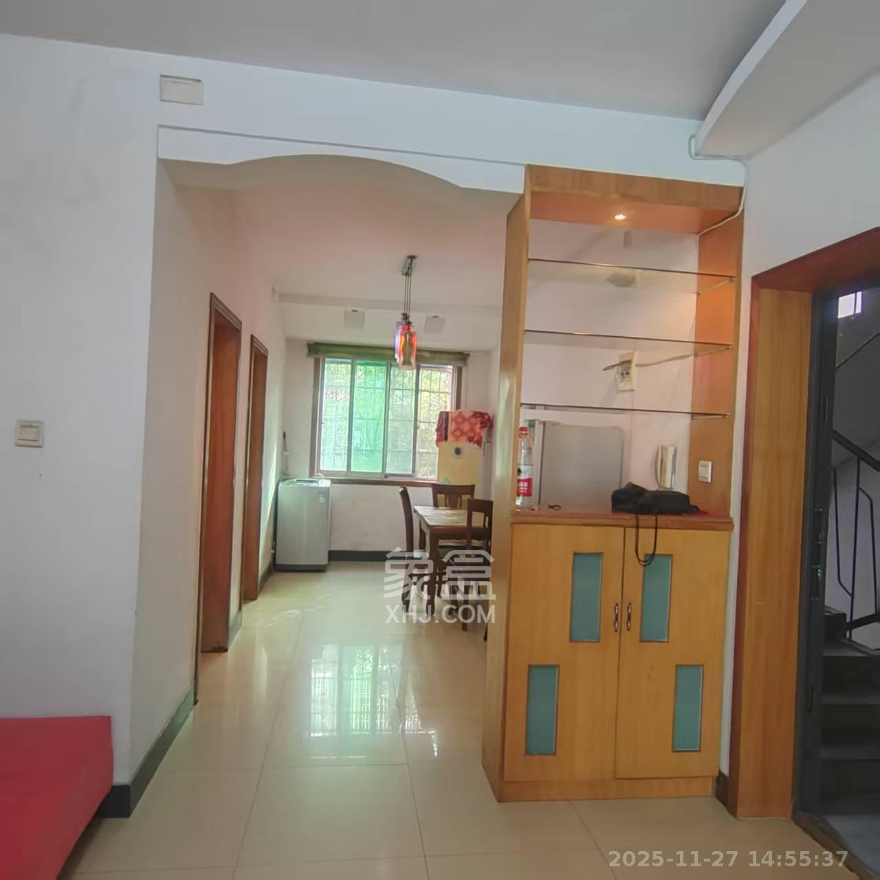 中南汽车世界  2室2厅1卫    1200.0元/月室内图