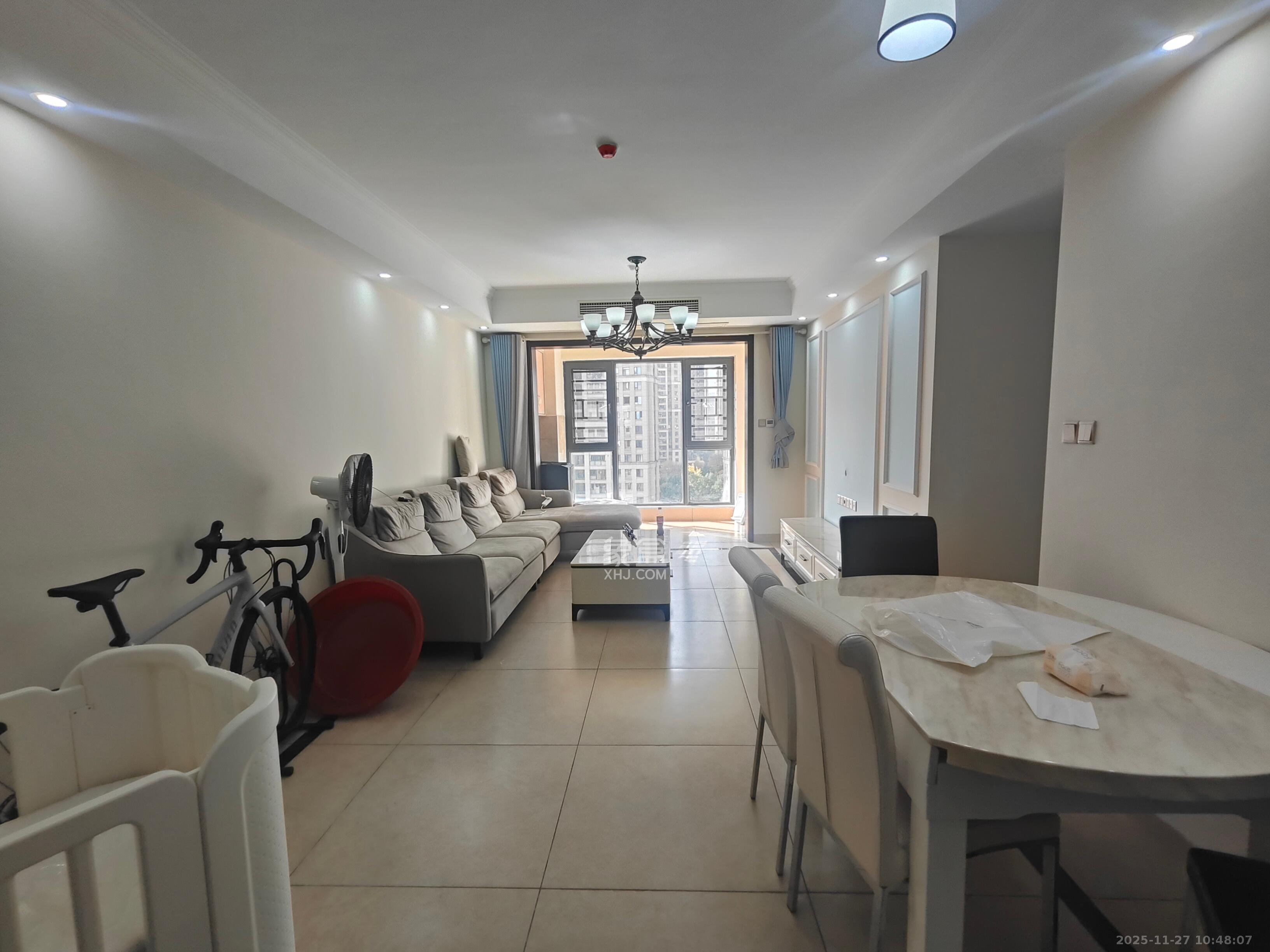 卓越浅水湾  3室2厅1卫    2300.0元/月室内图