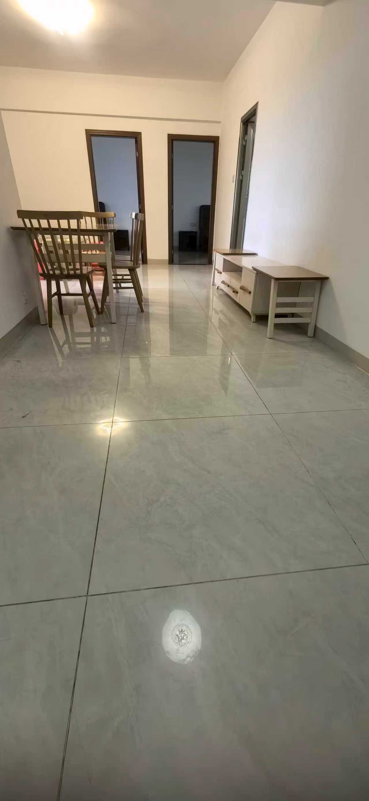 京江花园  3室2厅2卫    2600.0元/月