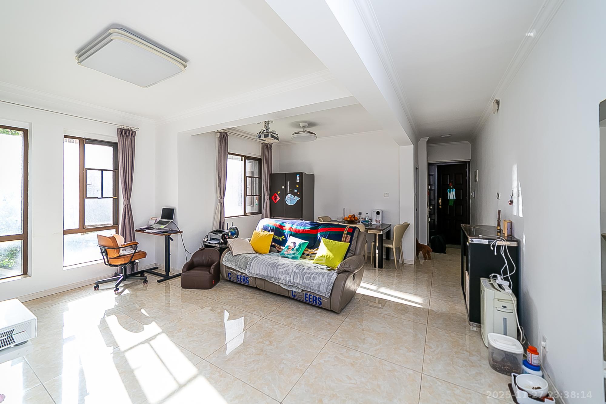 第六都(陆都小区) 3室2厅2卫 168.8万 第六都(陆都小区) 3室2厅2卫 168.8万客厅