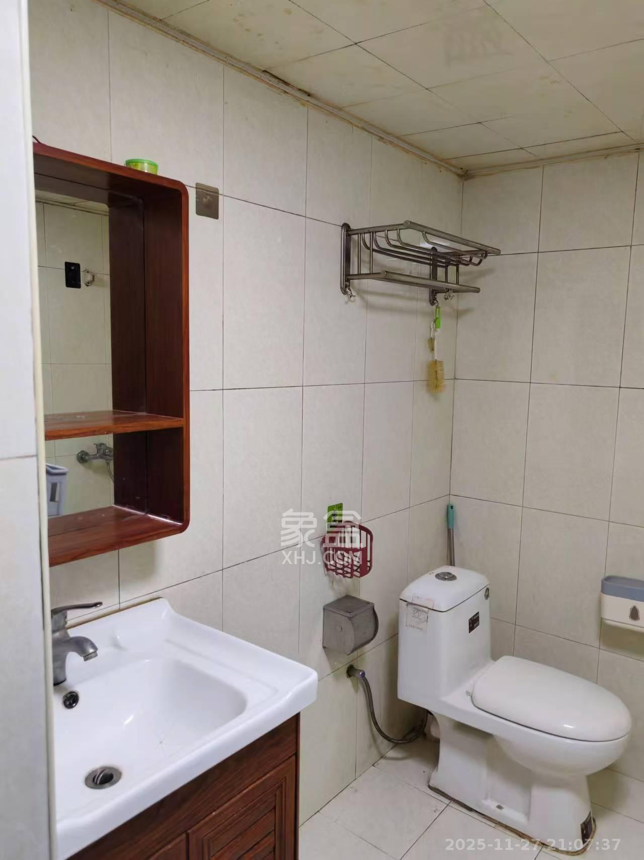 时代星城  1室1厅1卫    900.0元/月室内图