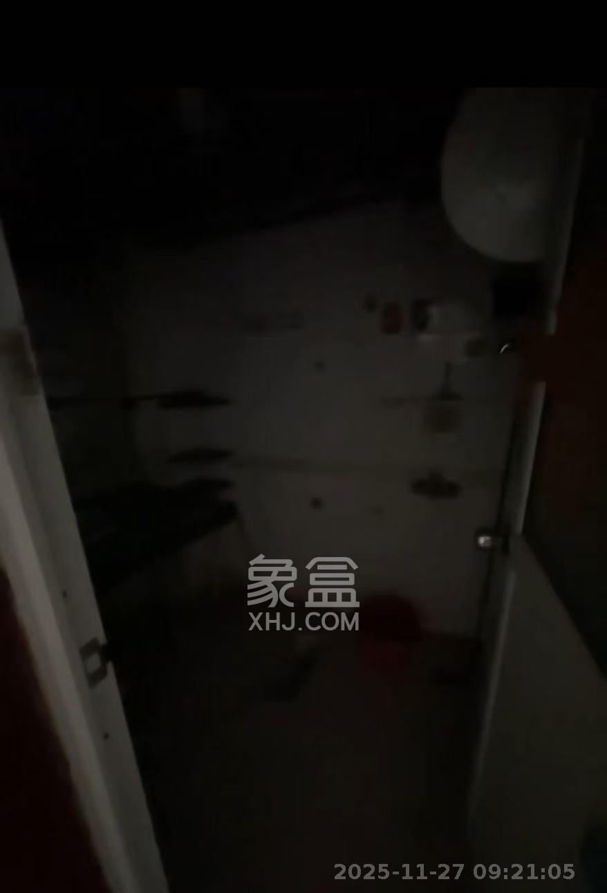 劳动广场消防队宿舍  3室1厅1卫    1600.0元/月室内图