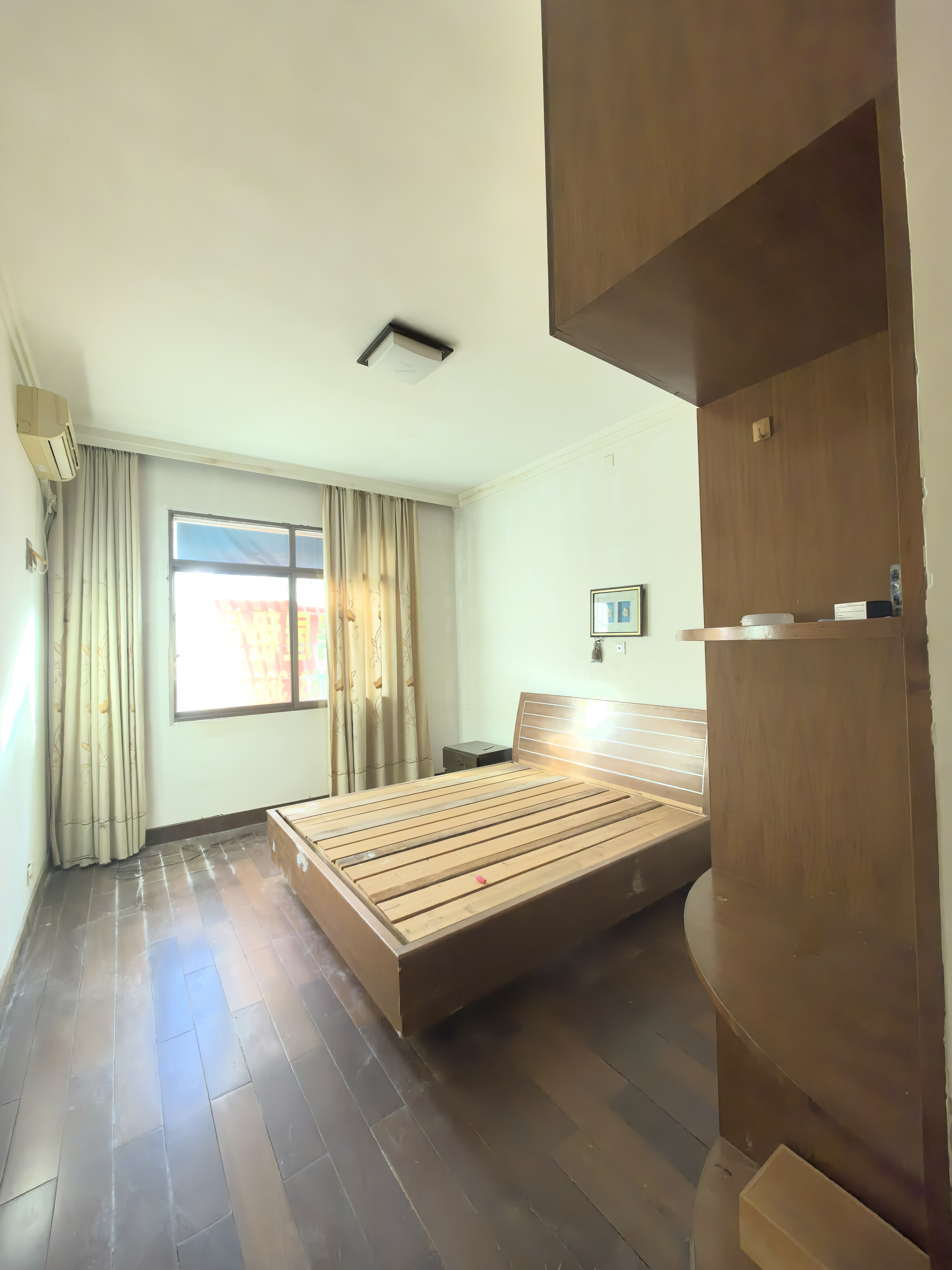 中级人民法院 4室2厅2卫 1800.0元/月 中级人民法院 4室2厅2卫 1800.0元/月室内图