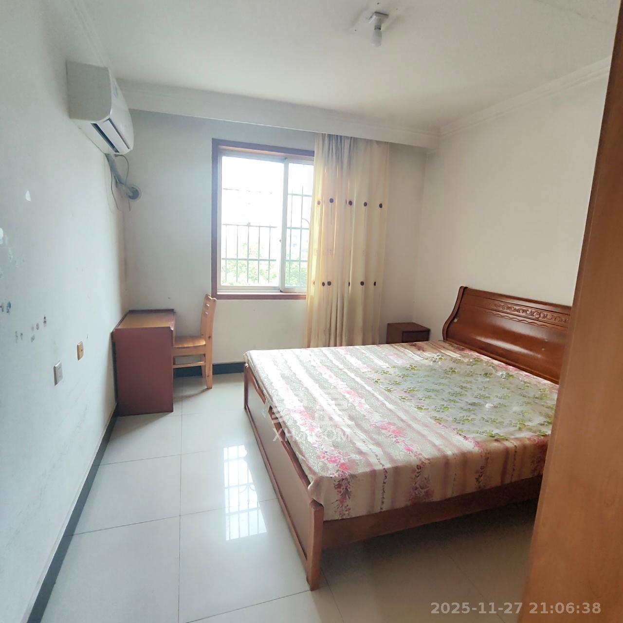 中南汽车世界  3室2厅1卫    1200.0元/月室内图