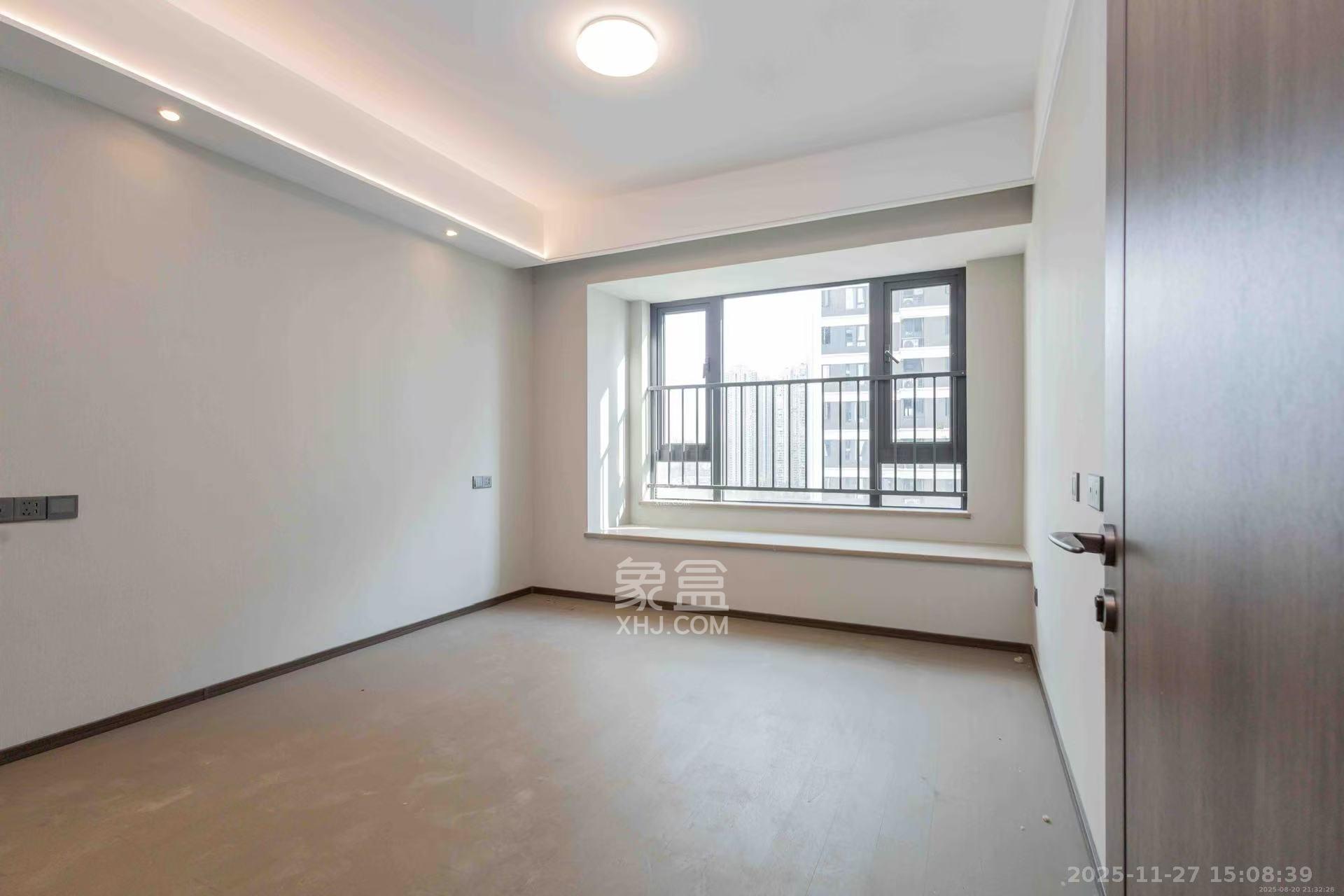 龙湖天璞  4室2厅1卫    4500.0元/月室内图