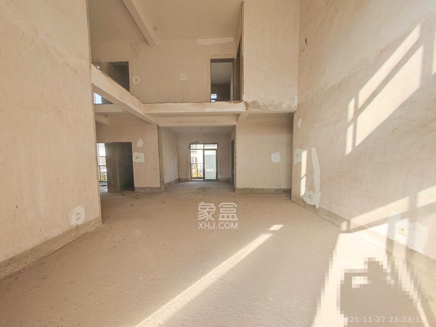 和顺苑(省公安厅单位房)  6室2厅3卫    390.0万