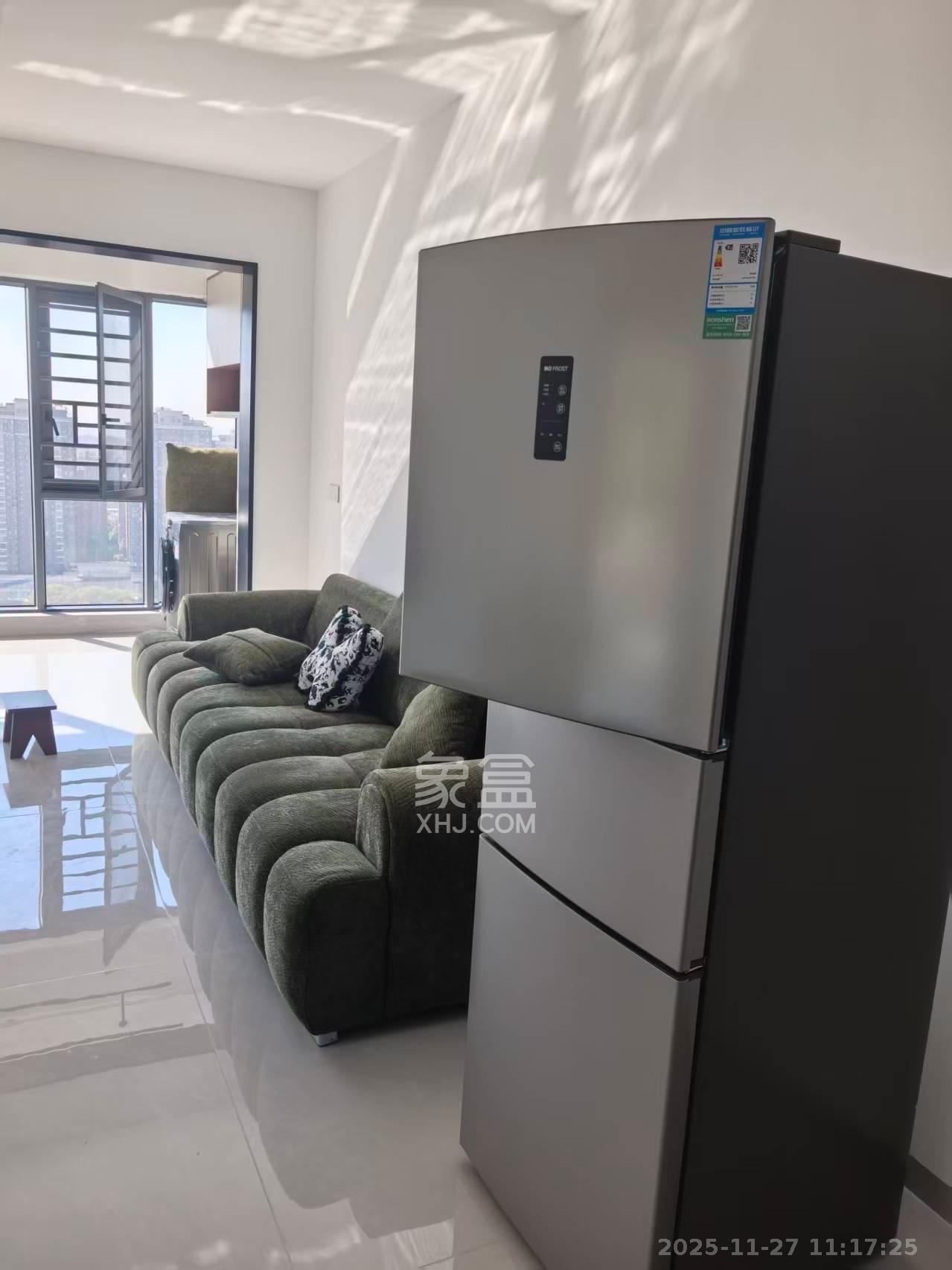 金石蓉园  2室1厅1卫    2500.0元/月室内图1