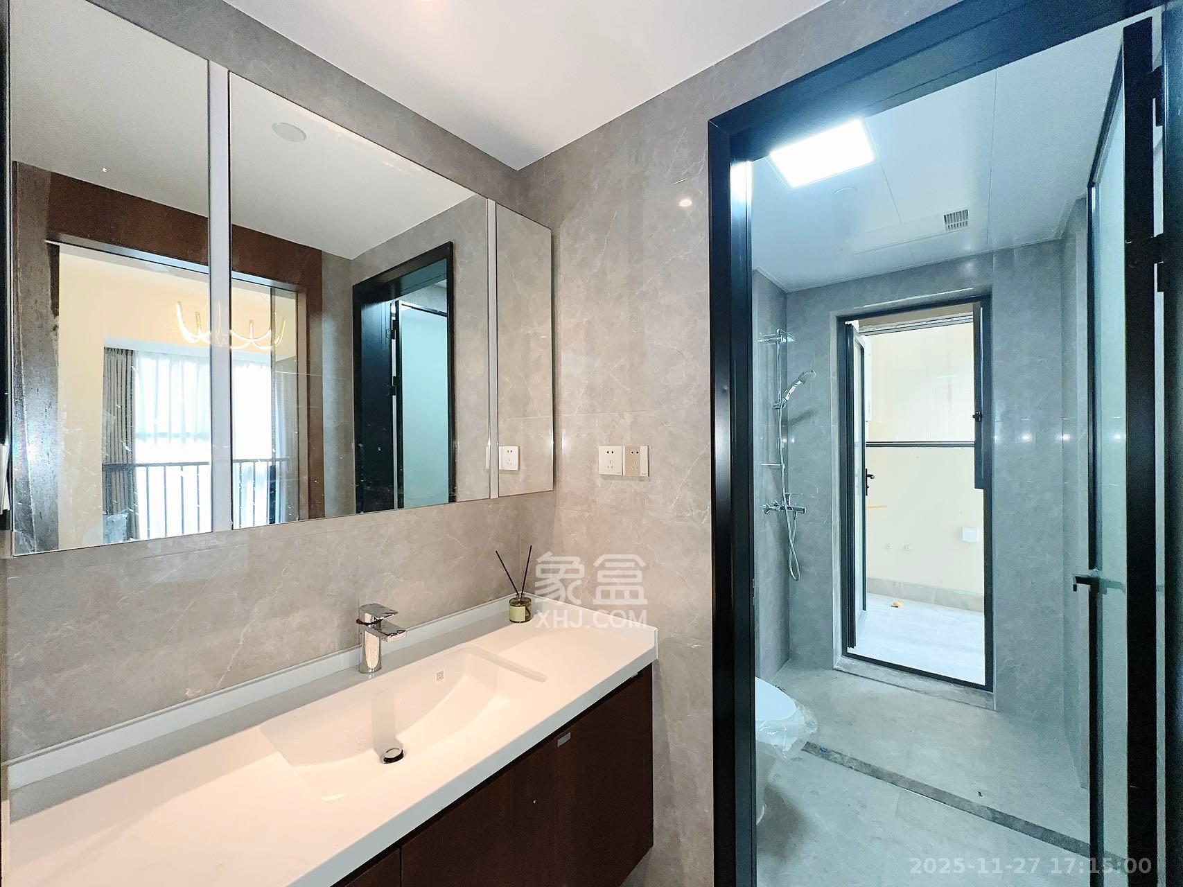 北辰瀚江府  3室2厅2卫    6500.0元/月室内图