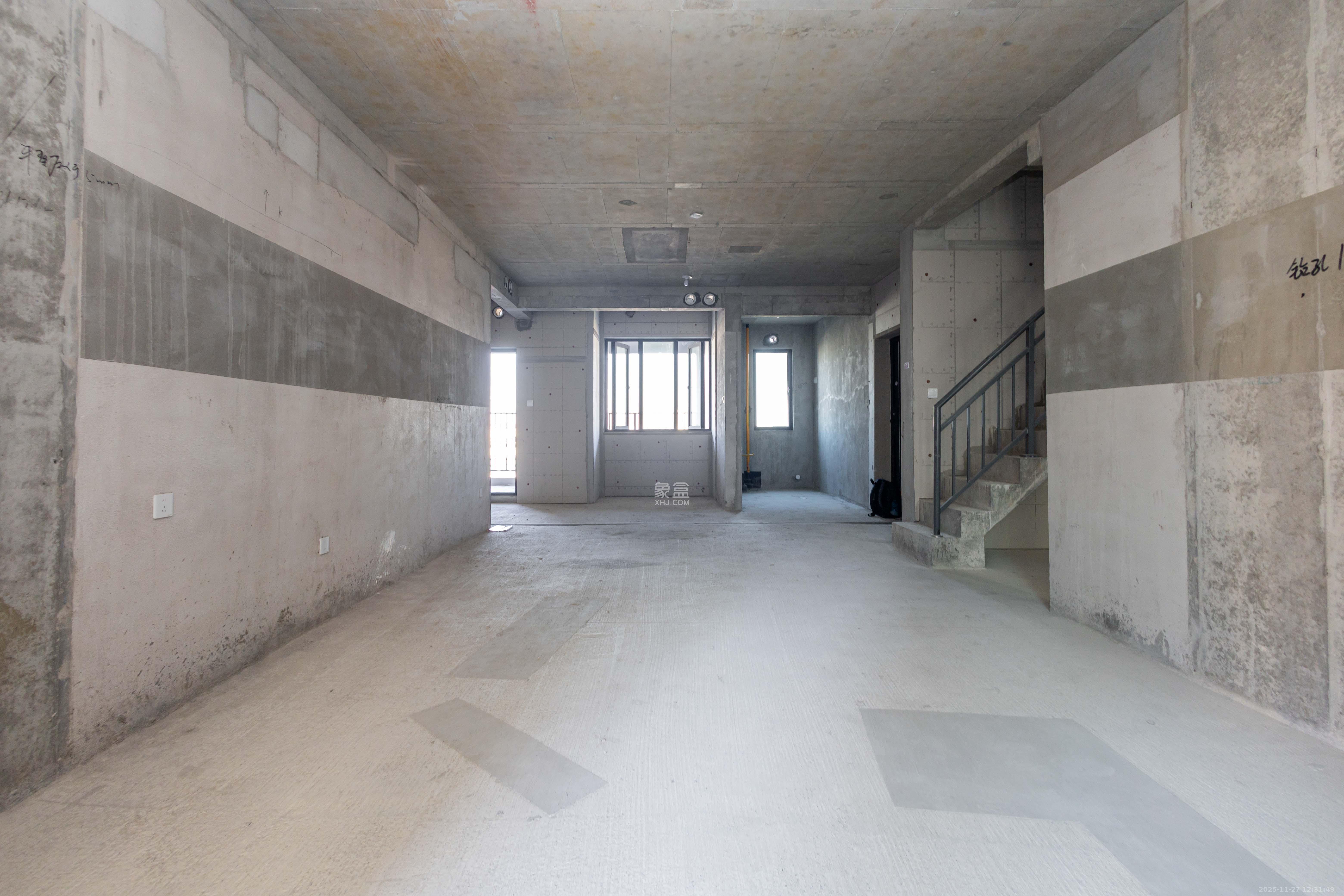 中建桃李九章  4室2厅2卫    186.0万